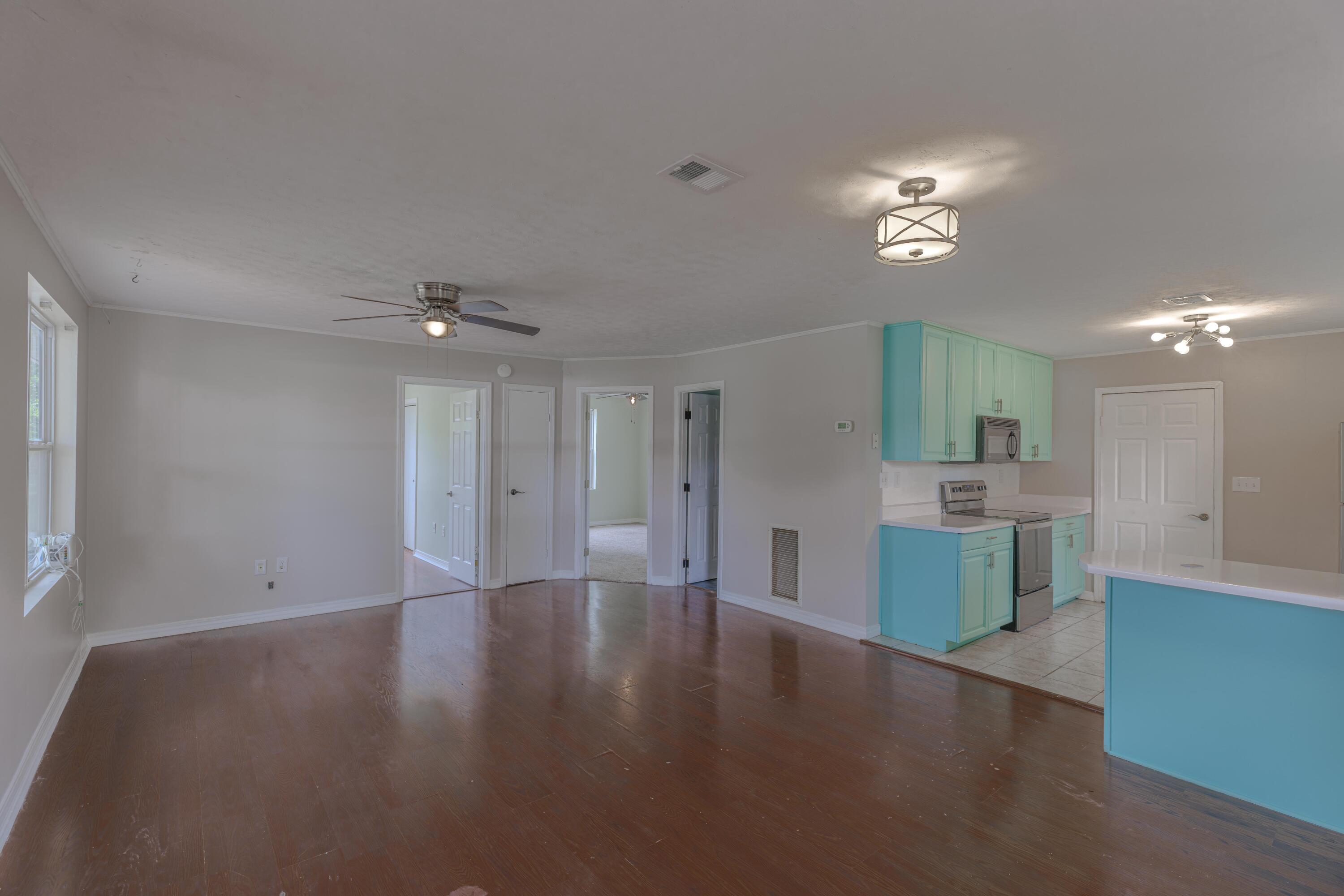 EDGEWATER - Residential