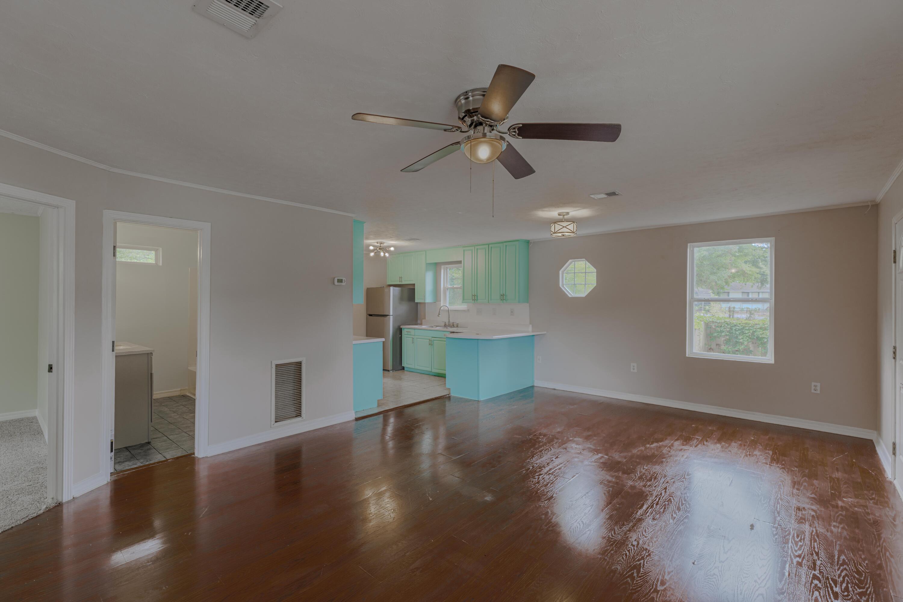 EDGEWATER - Residential