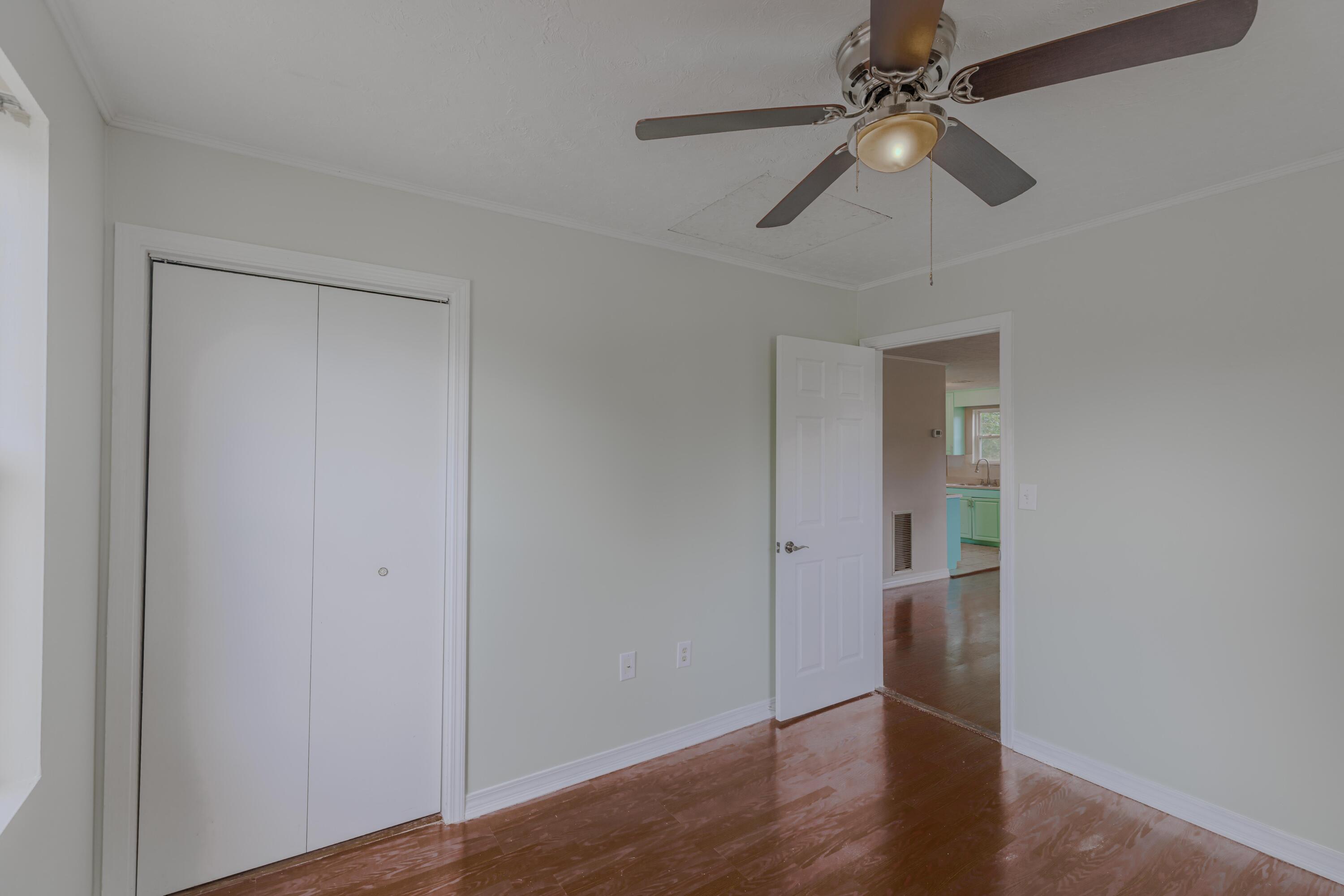 EDGEWATER - Residential