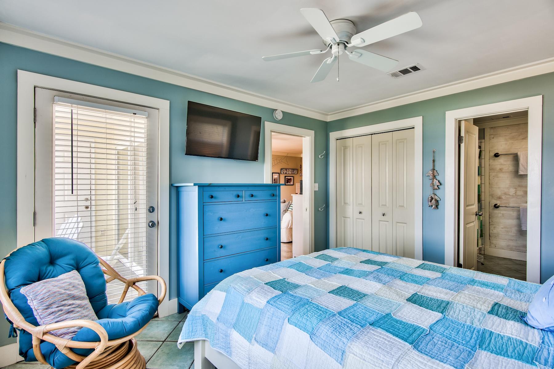 SUN SEEKERS CONDO - Residential