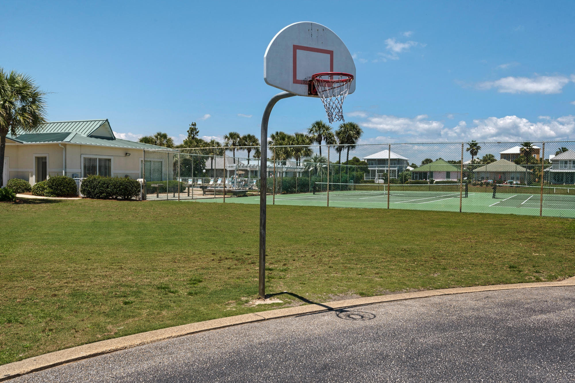 MARAVILLA SHORES - Residential