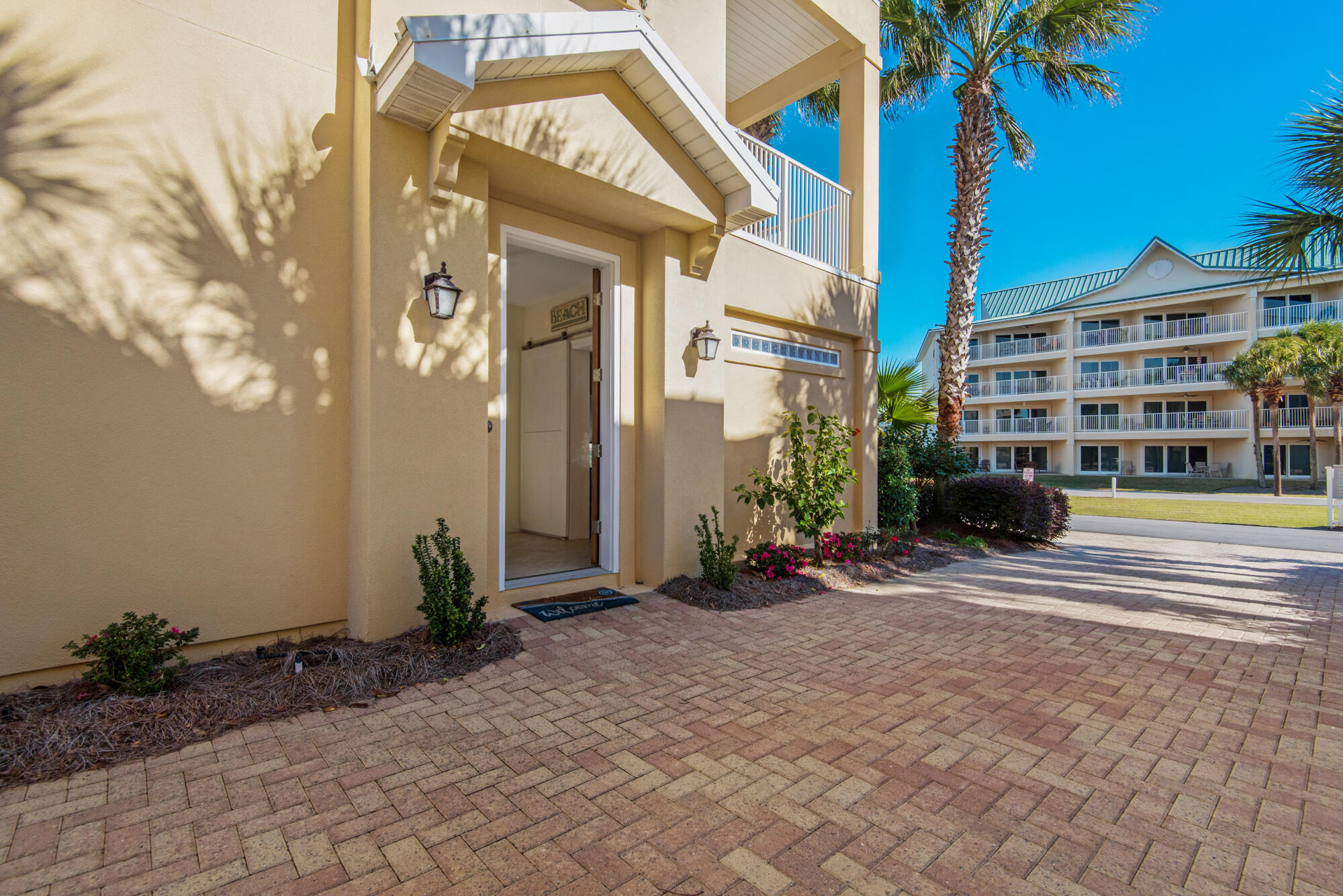 MARAVILLA SHORES - Residential