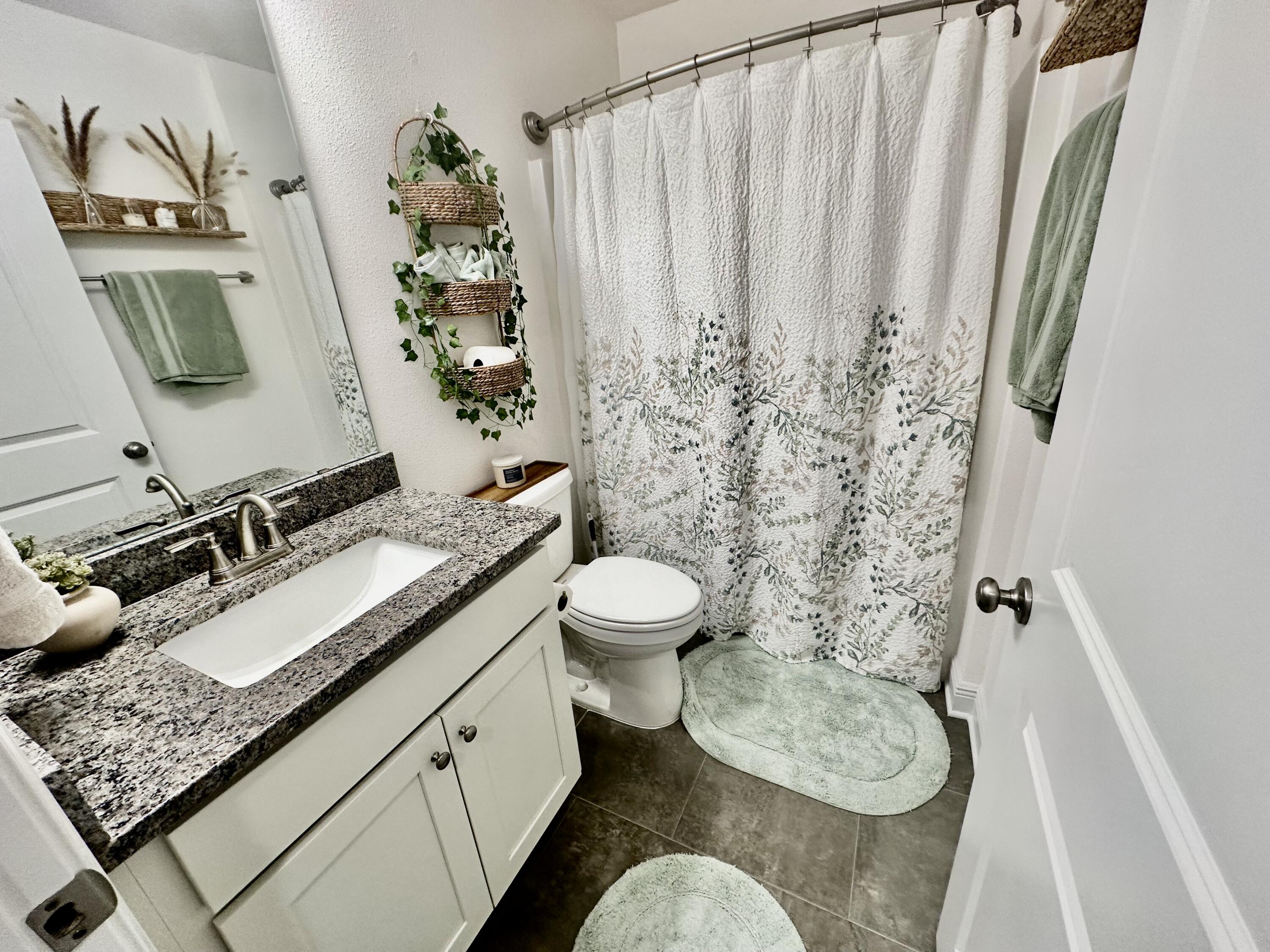 CALVERT OAKS - Residential