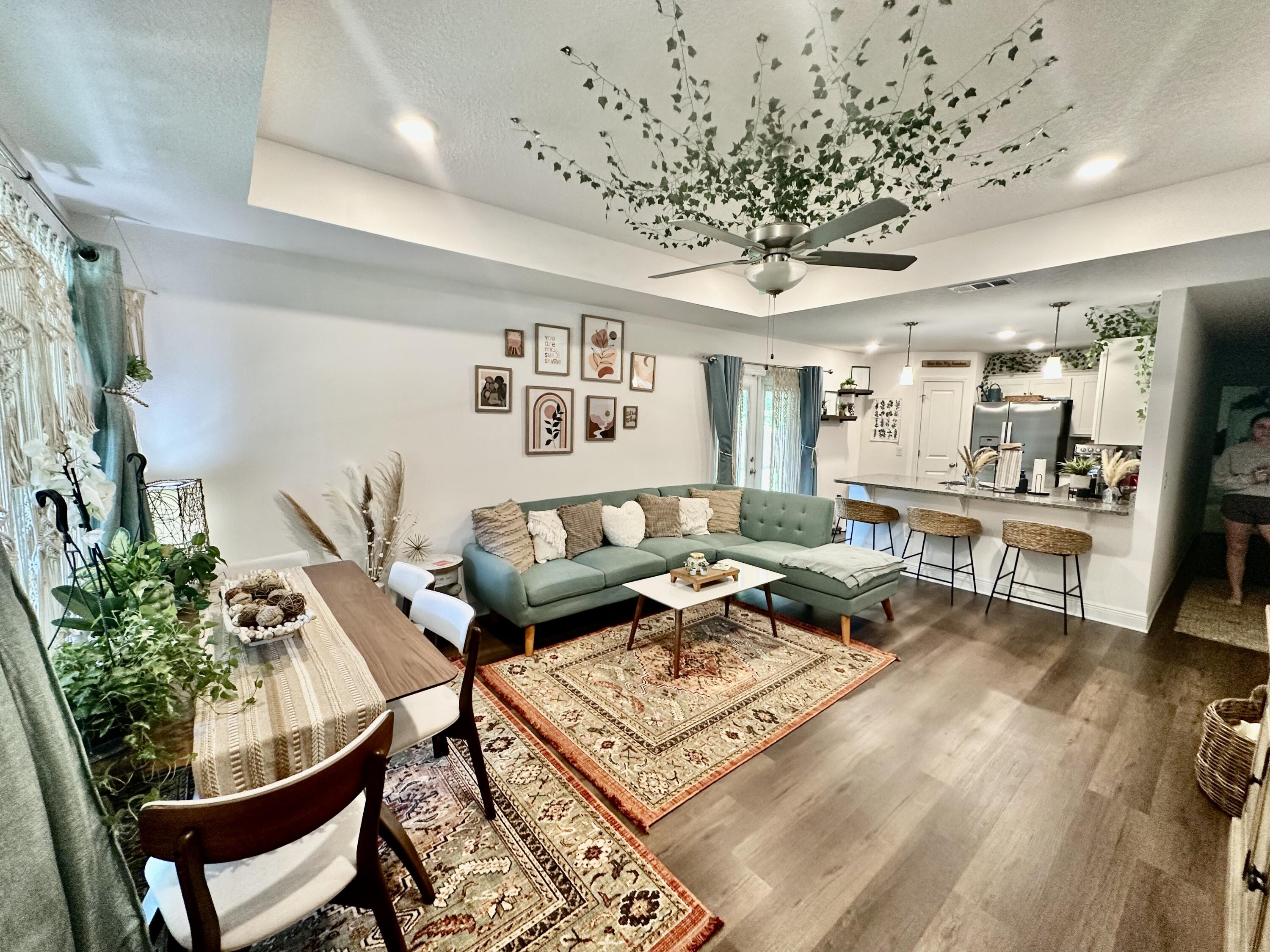 CALVERT OAKS - Residential