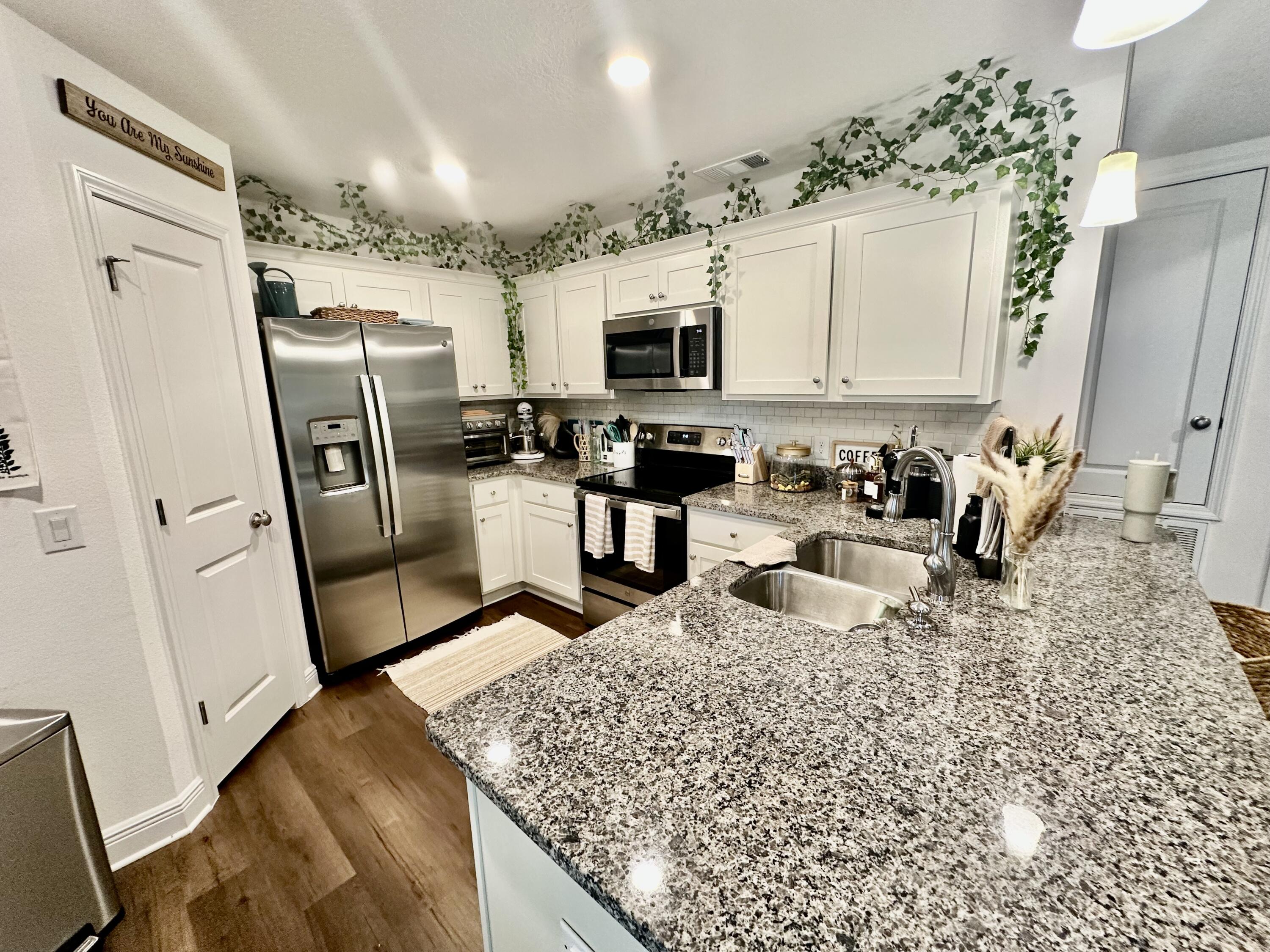 CALVERT OAKS - Residential