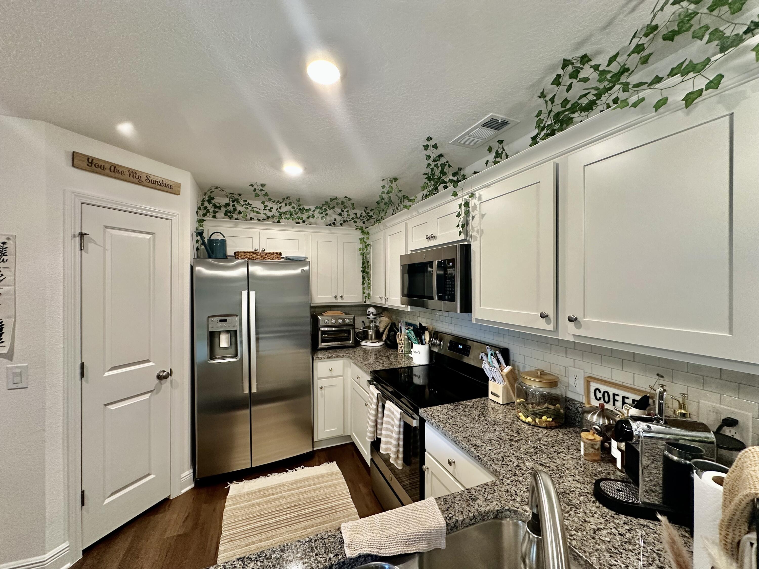 CALVERT OAKS - Residential