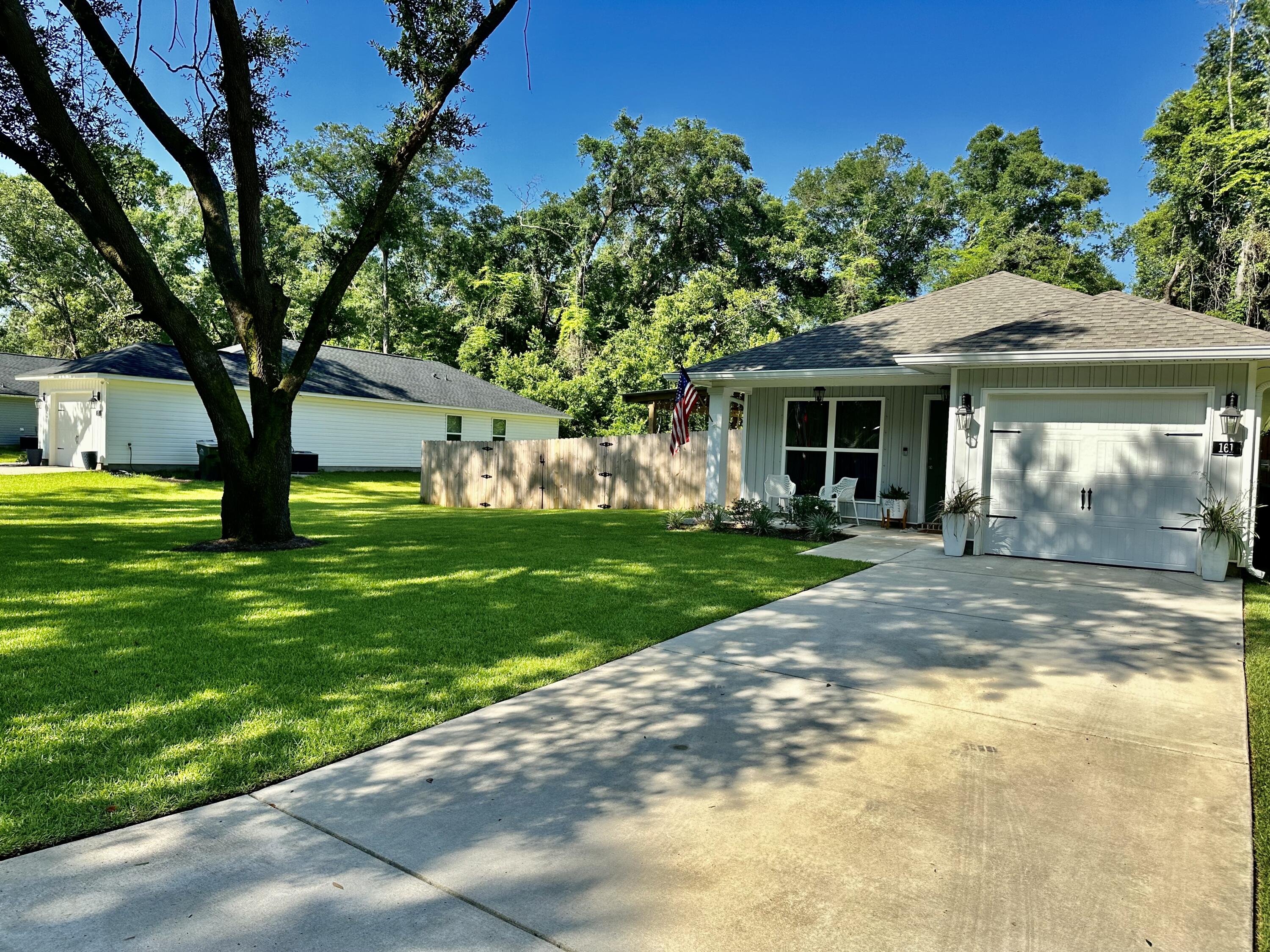 CALVERT OAKS - Residential