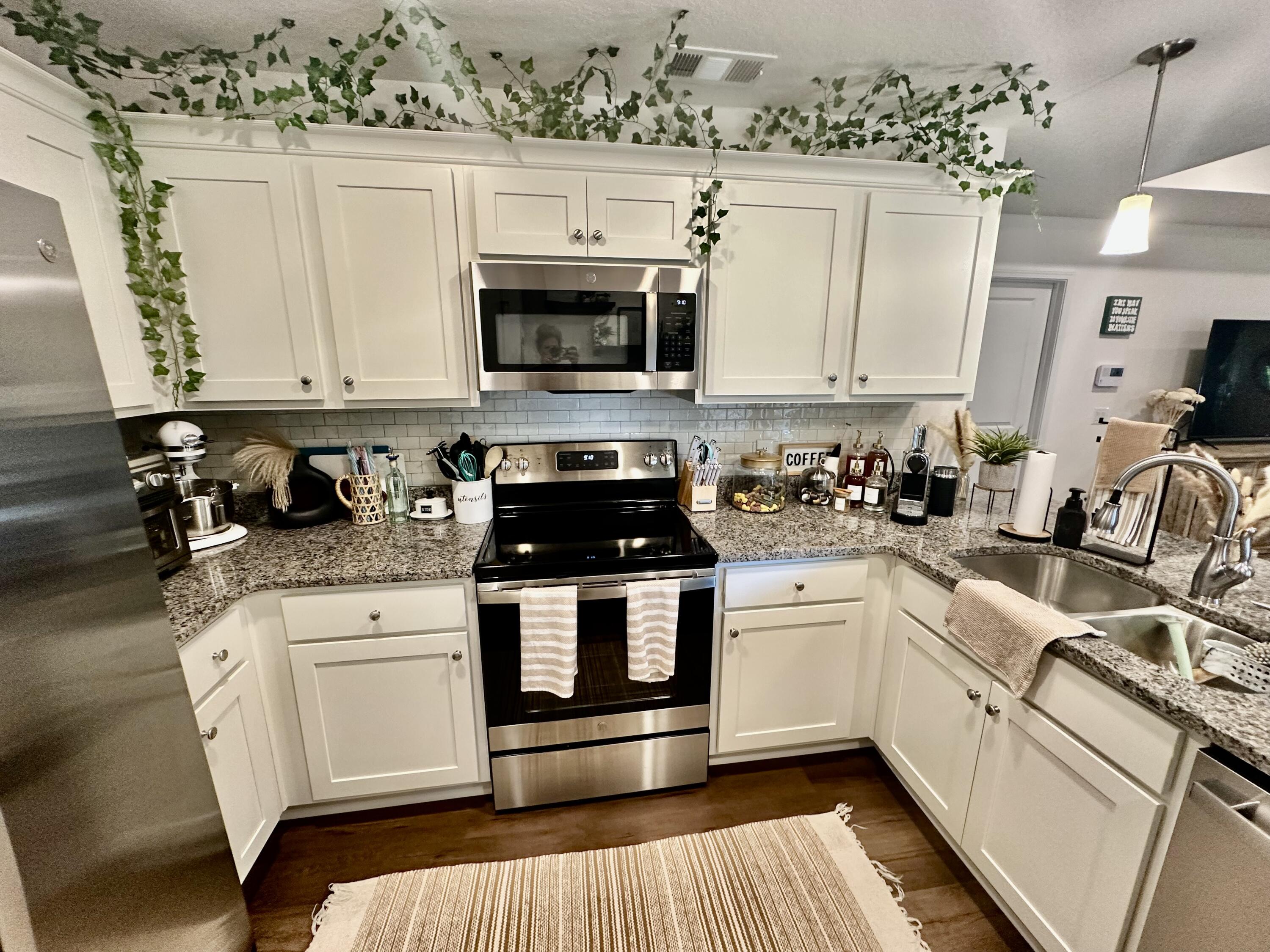 CALVERT OAKS - Residential