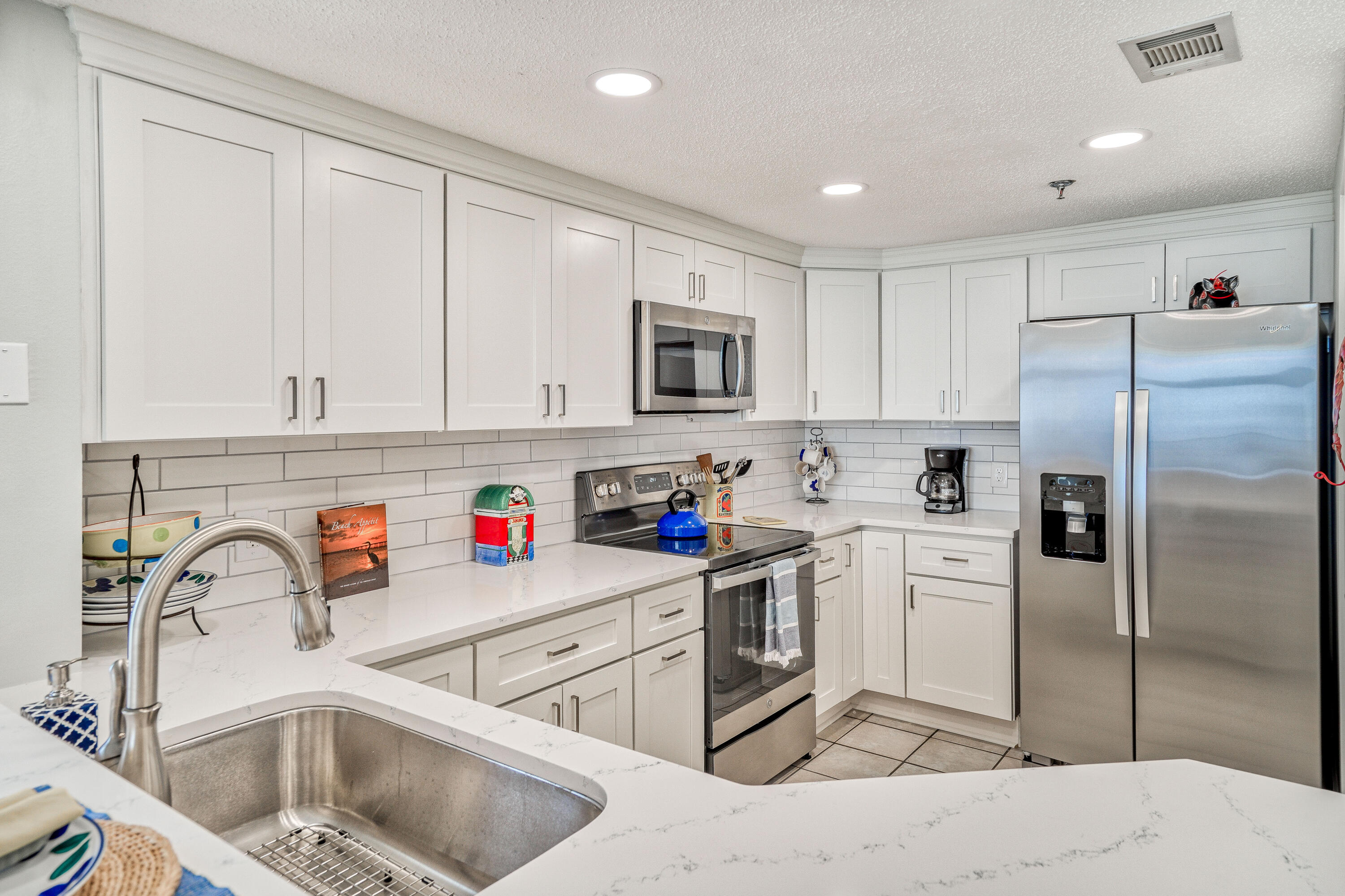 JADE EAST TOWERS CONDO - Residential