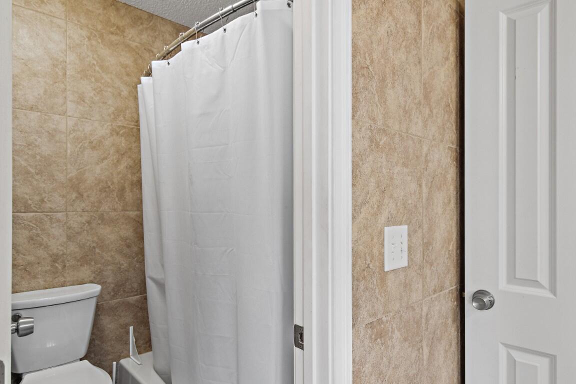 LINKSIDE VILLAGE UNIT 1 - Residential