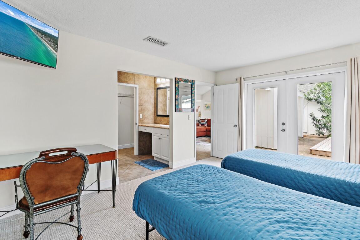 LINKSIDE VILLAGE UNIT 1 - Residential