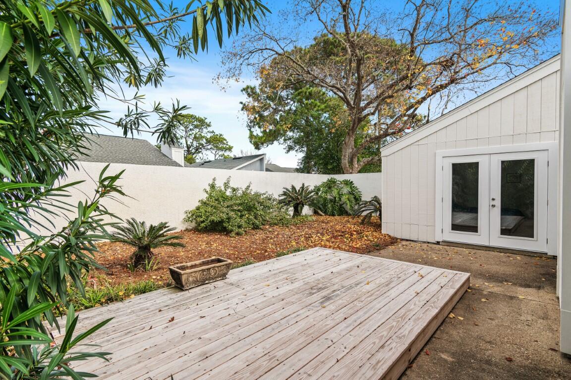 LINKSIDE VILLAGE UNIT 1 - Residential