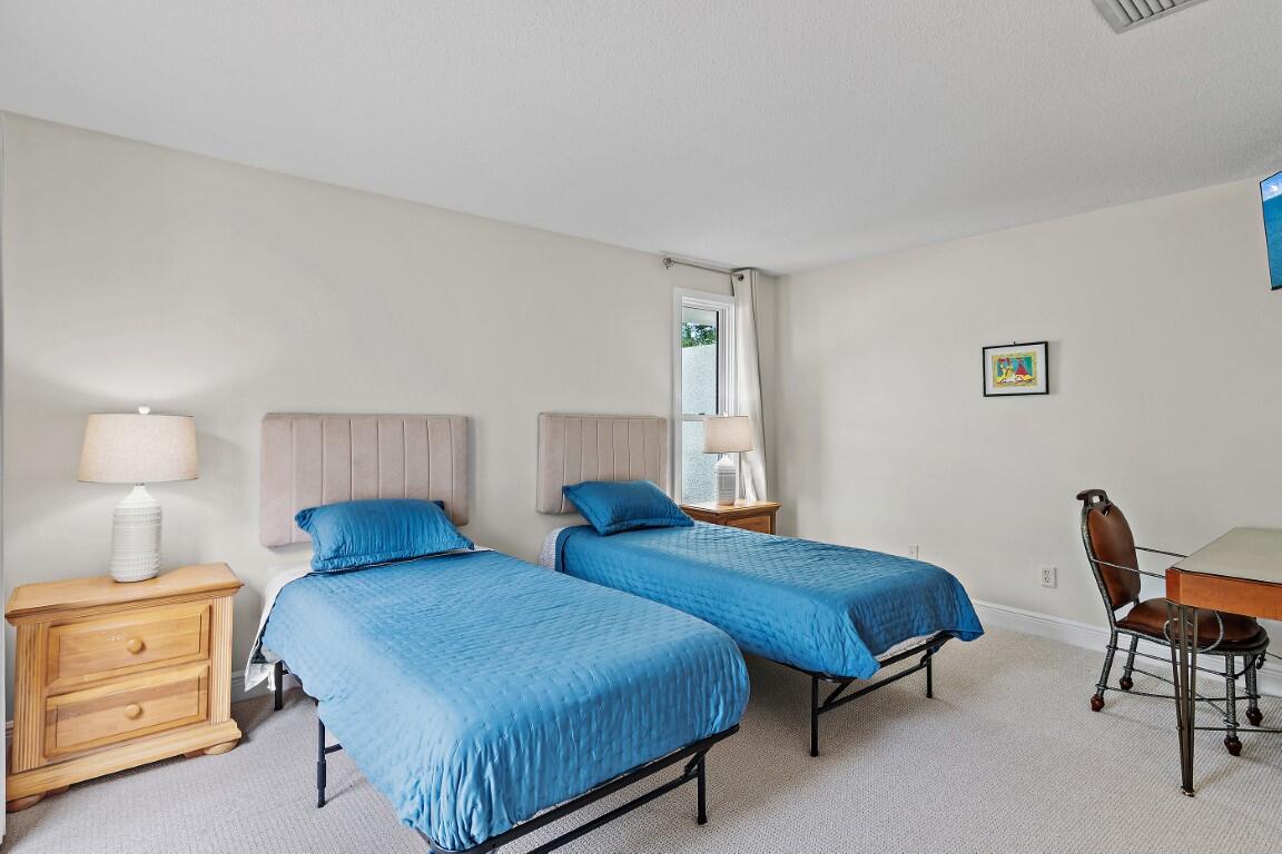 LINKSIDE VILLAGE UNIT 1 - Residential