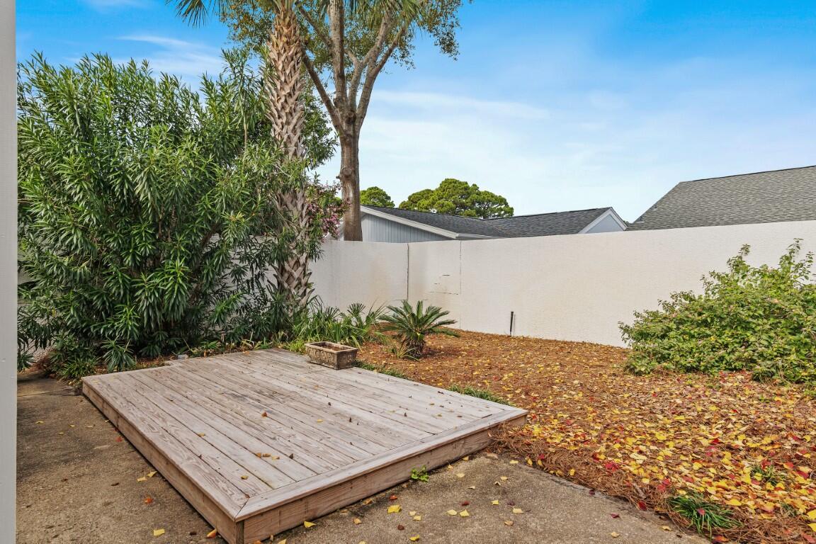 LINKSIDE VILLAGE UNIT 1 - Residential