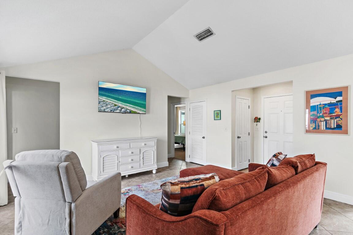 LINKSIDE VILLAGE UNIT 1 - Residential