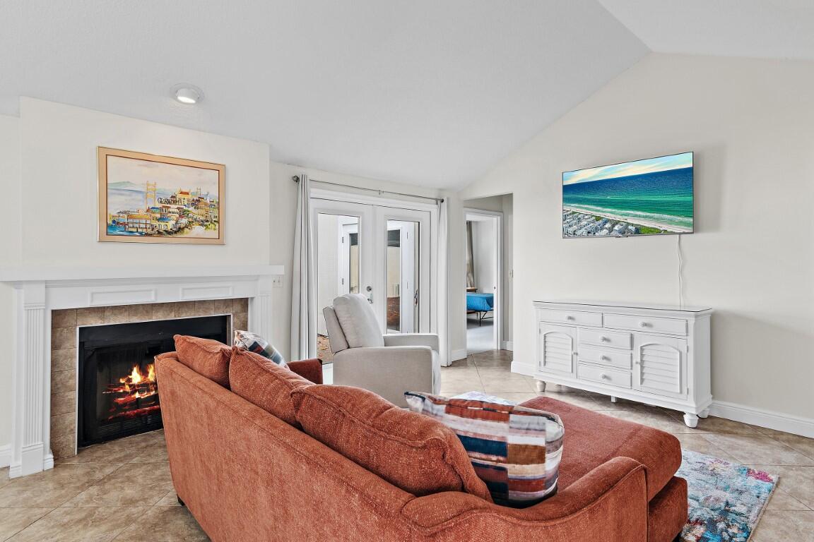 LINKSIDE VILLAGE UNIT 1 - Residential