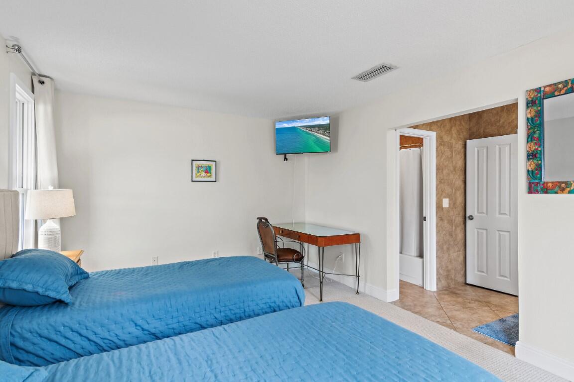 LINKSIDE VILLAGE UNIT 1 - Residential