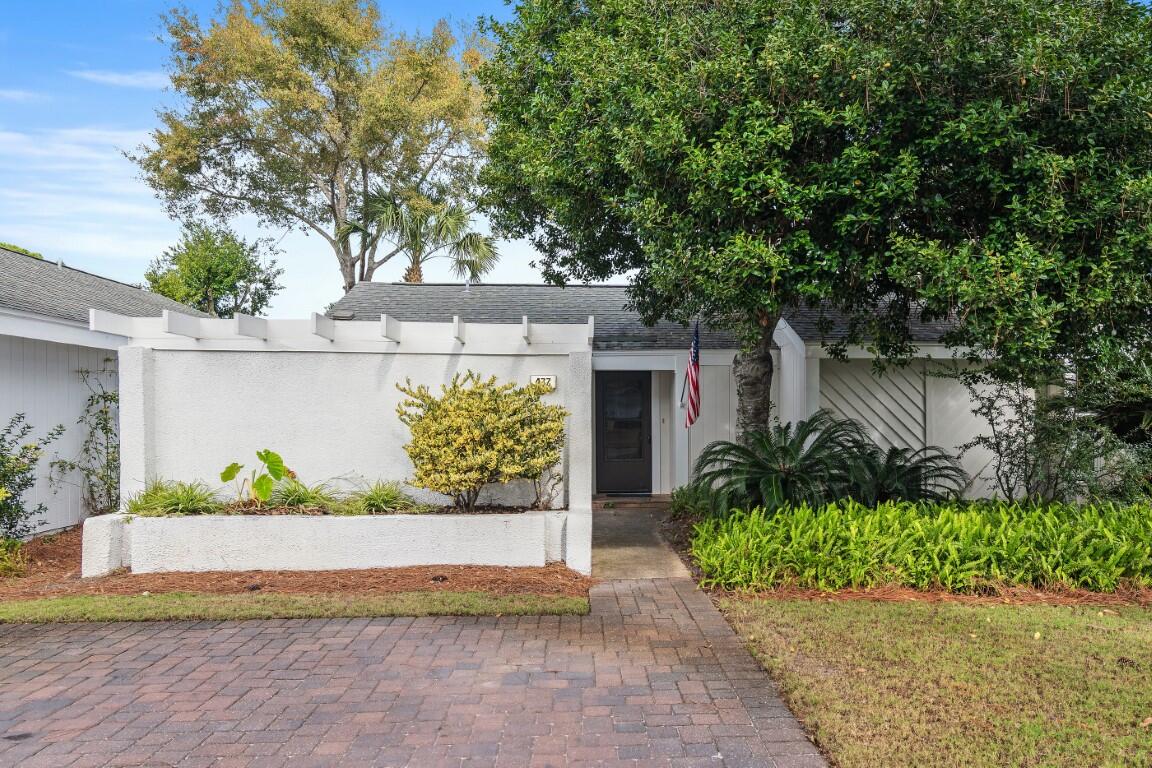 LINKSIDE VILLAGE UNIT 1 - Residential