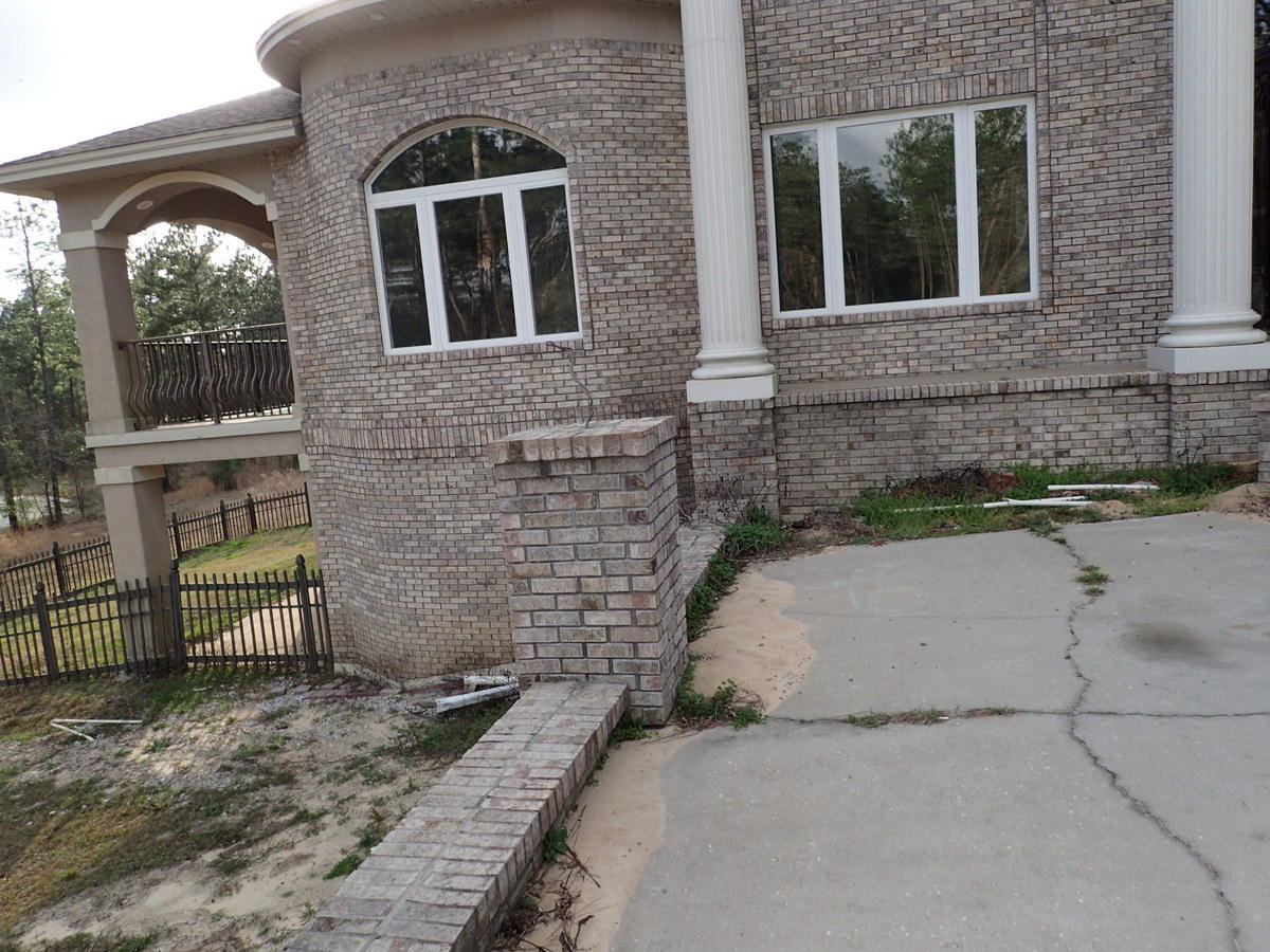 KENNEDY LAKE (UNRECORDED) - Residential