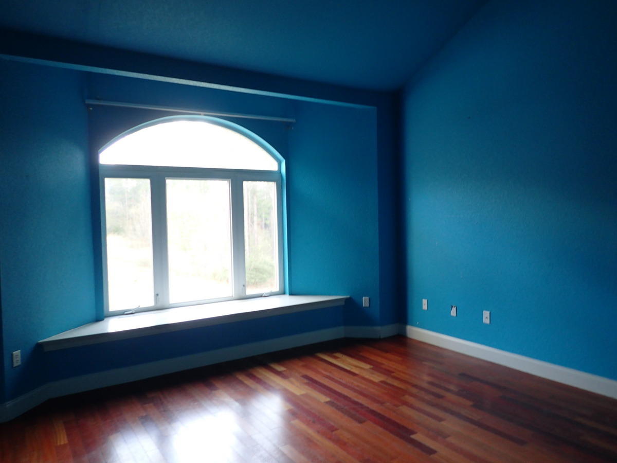 KENNEDY LAKE (UNRECORDED) - Residential