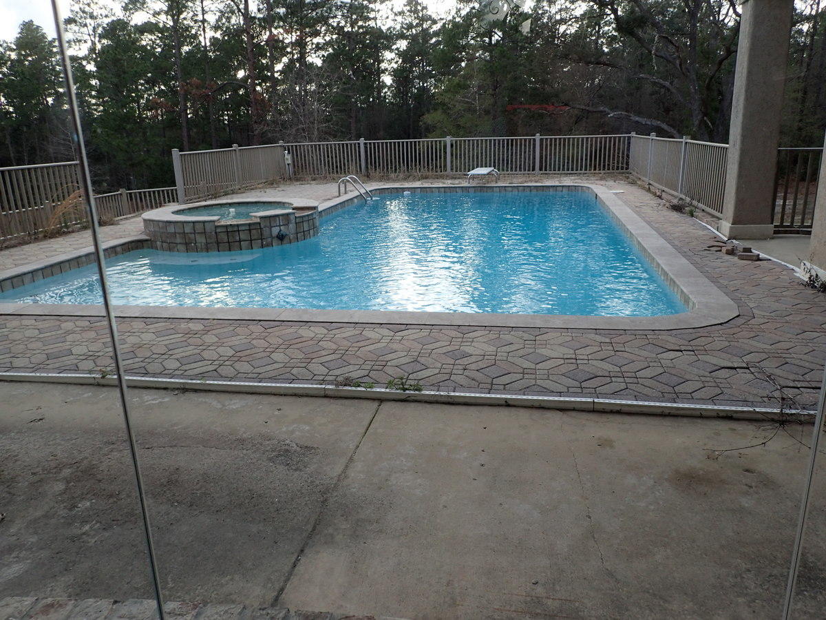 KENNEDY LAKE (UNRECORDED) - Residential