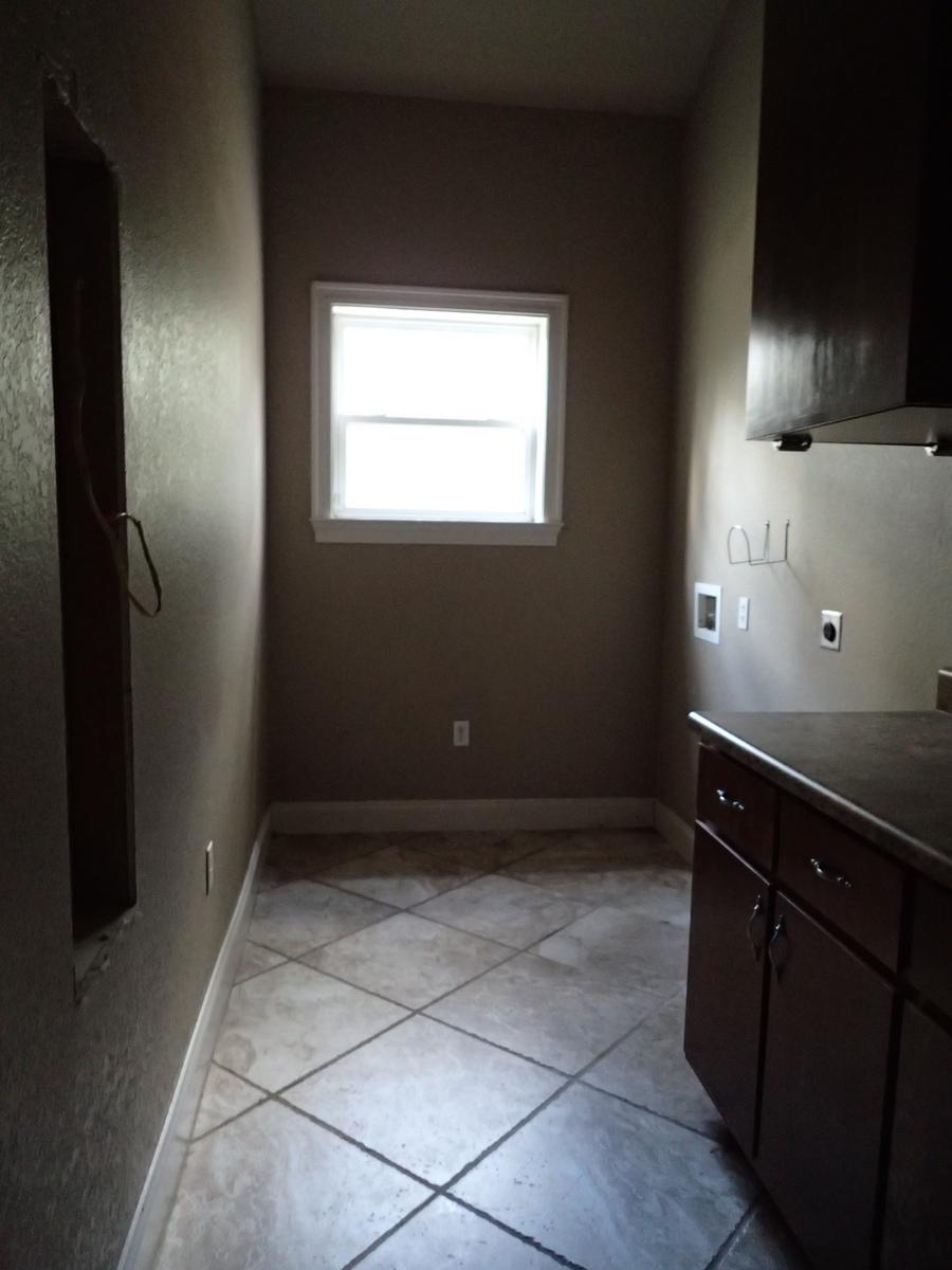 KENNEDY LAKE (UNRECORDED) - Residential