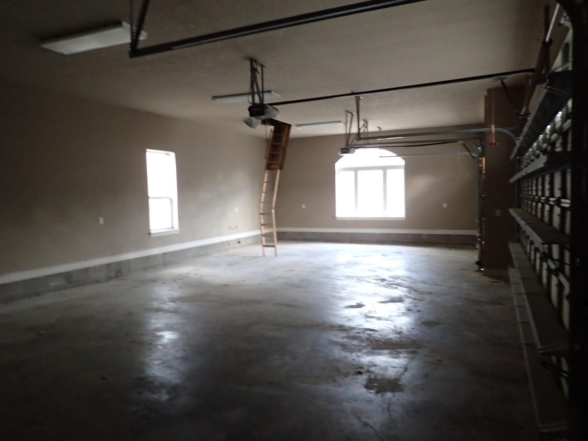 KENNEDY LAKE (UNRECORDED) - Residential