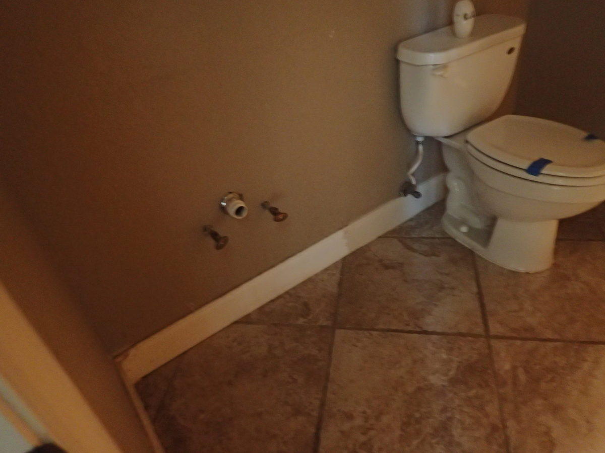 KENNEDY LAKE (UNRECORDED) - Residential