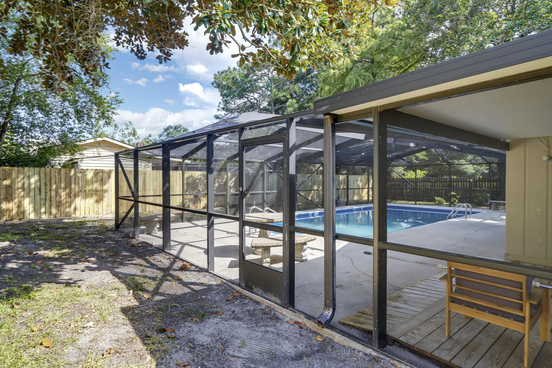 LEOTA MILLER S/D LOT 4 BLK D - Residential