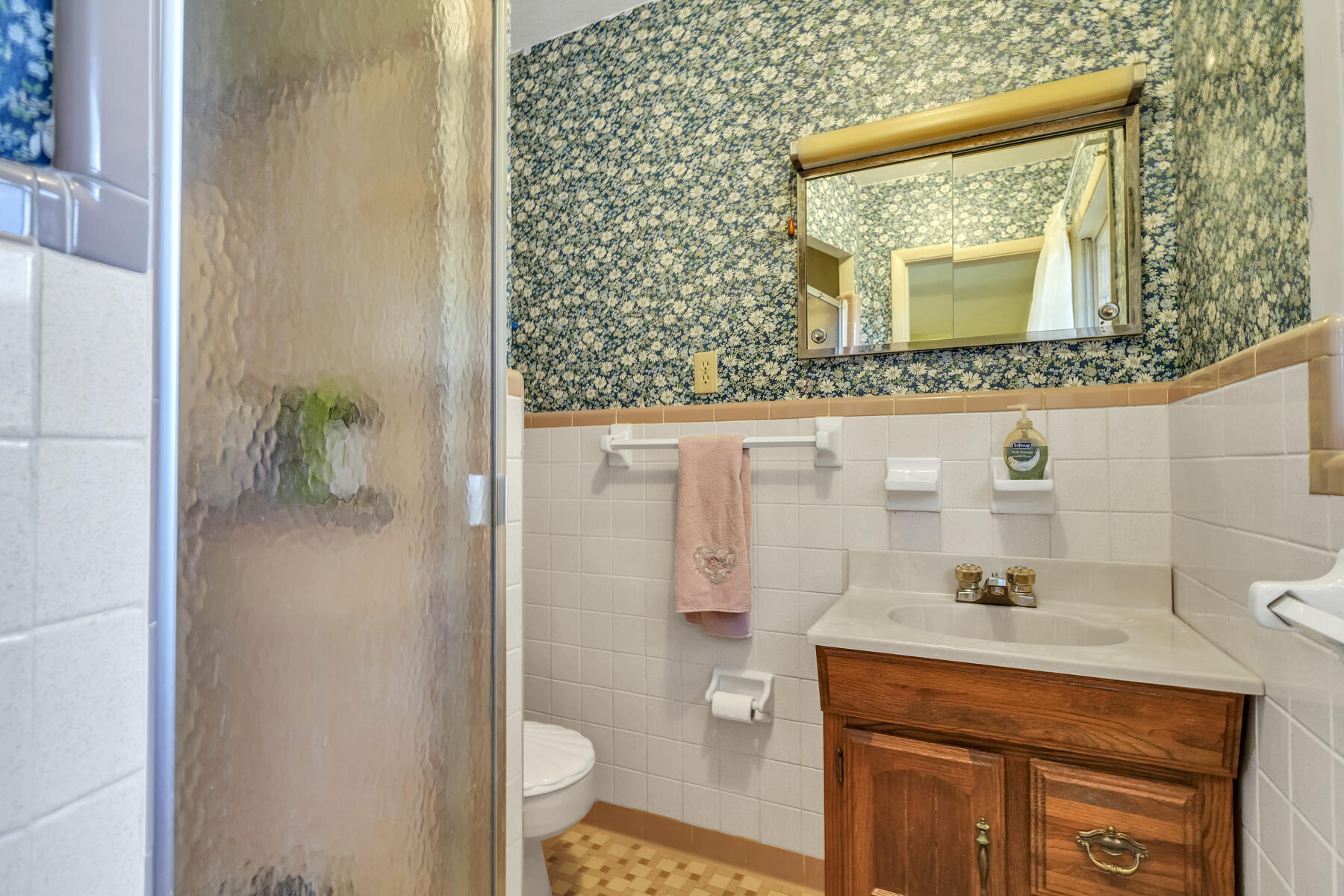 LEOTA MILLER S/D LOT 4 BLK D - Residential