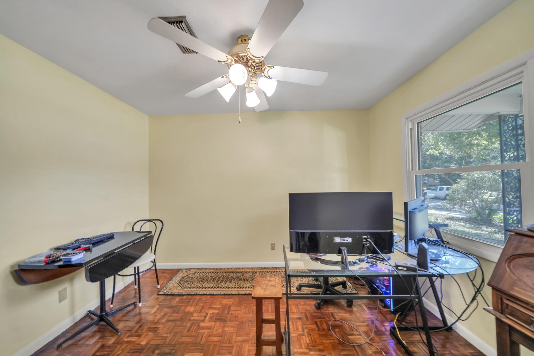 LEOTA MILLER S/D LOT 4 BLK D - Residential