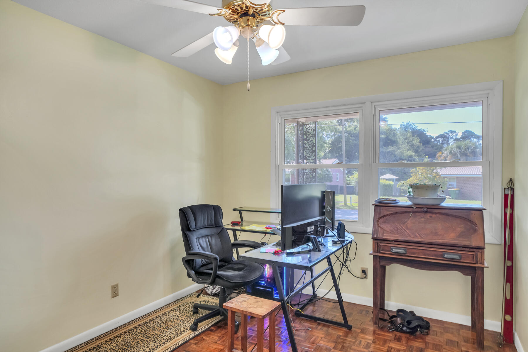 LEOTA MILLER S/D LOT 4 BLK D - Residential