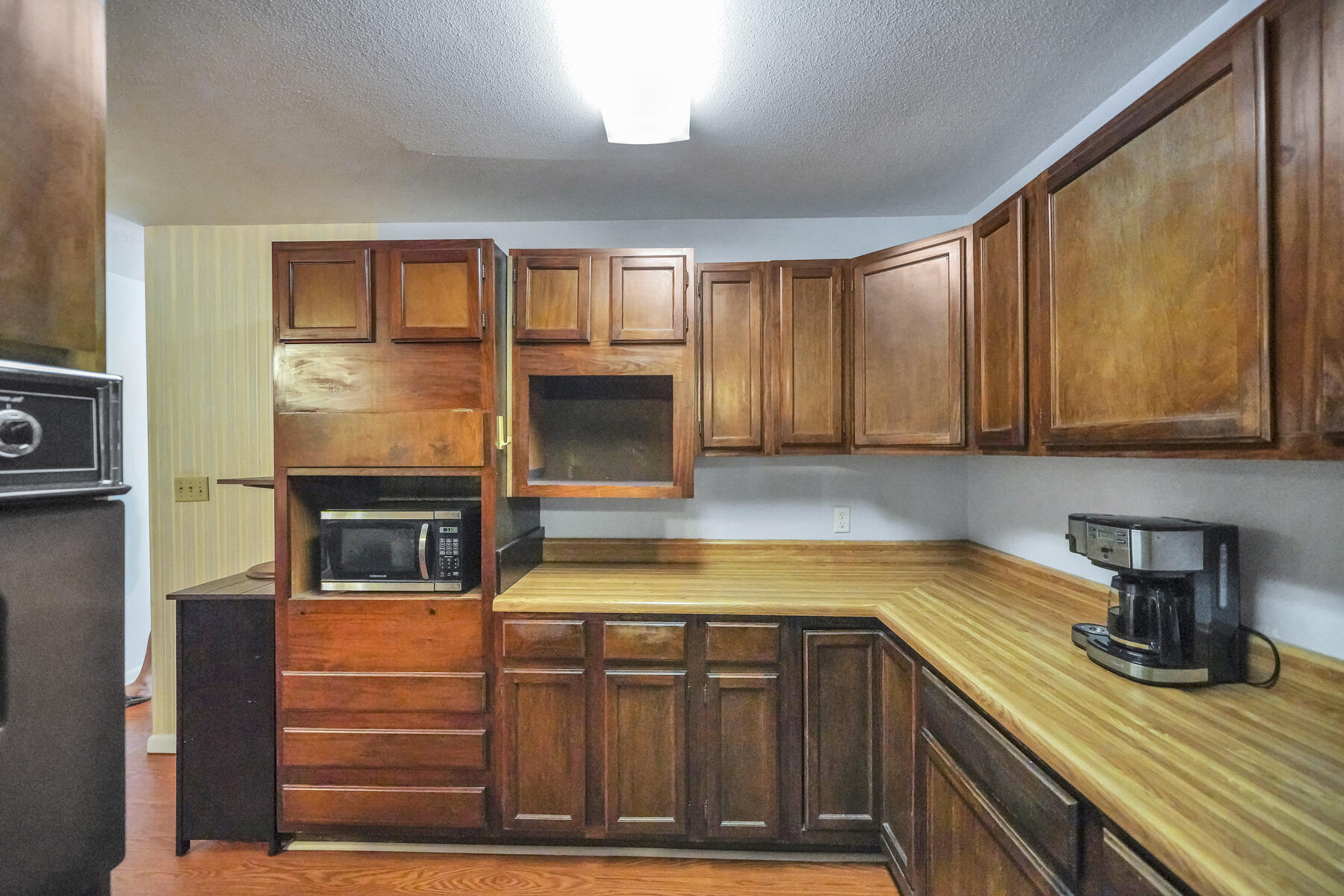 LEOTA MILLER S/D LOT 4 BLK D - Residential