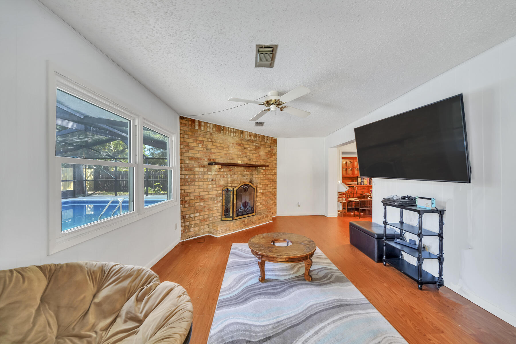 LEOTA MILLER S/D LOT 4 BLK D - Residential