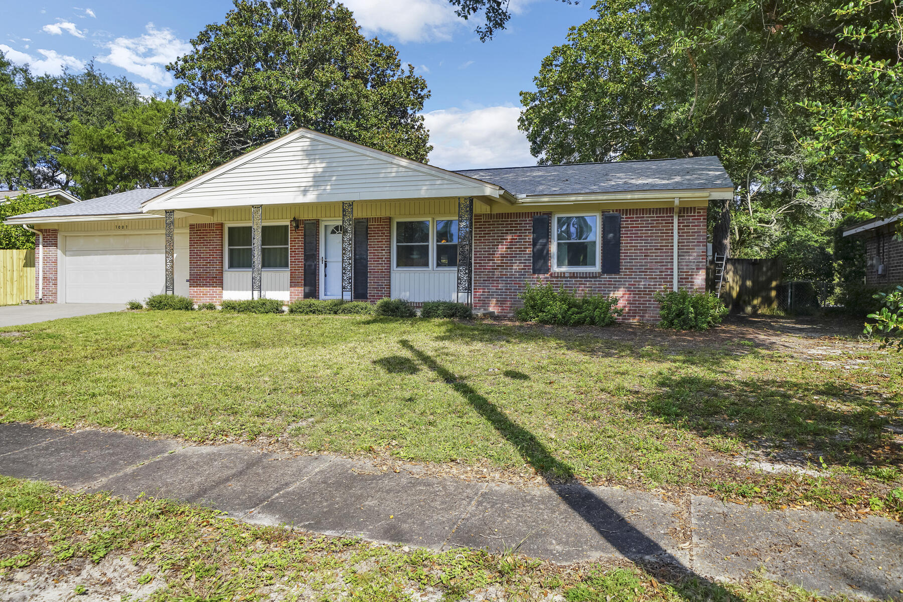 LEOTA MILLER S/D LOT 4 BLK D - Residential