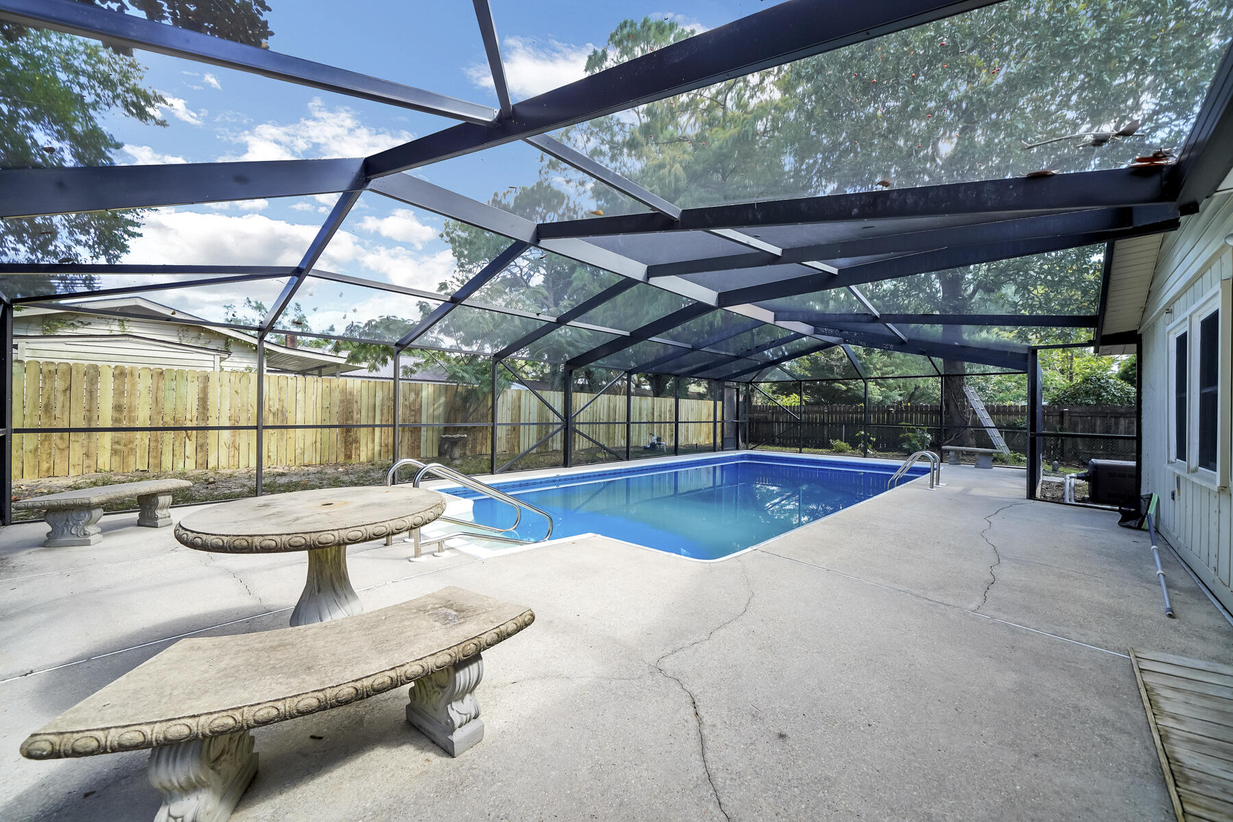 LEOTA MILLER S/D LOT 4 BLK D - Residential