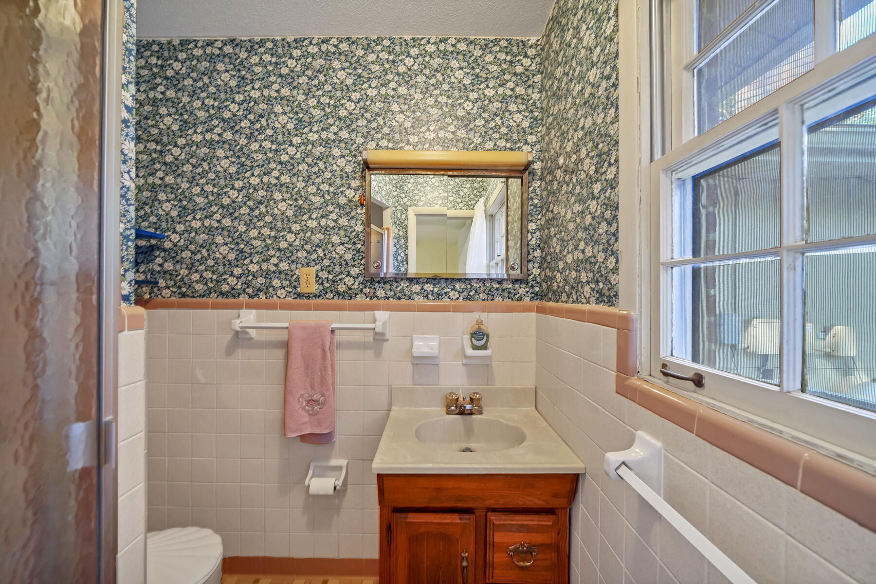 LEOTA MILLER S/D LOT 4 BLK D - Residential