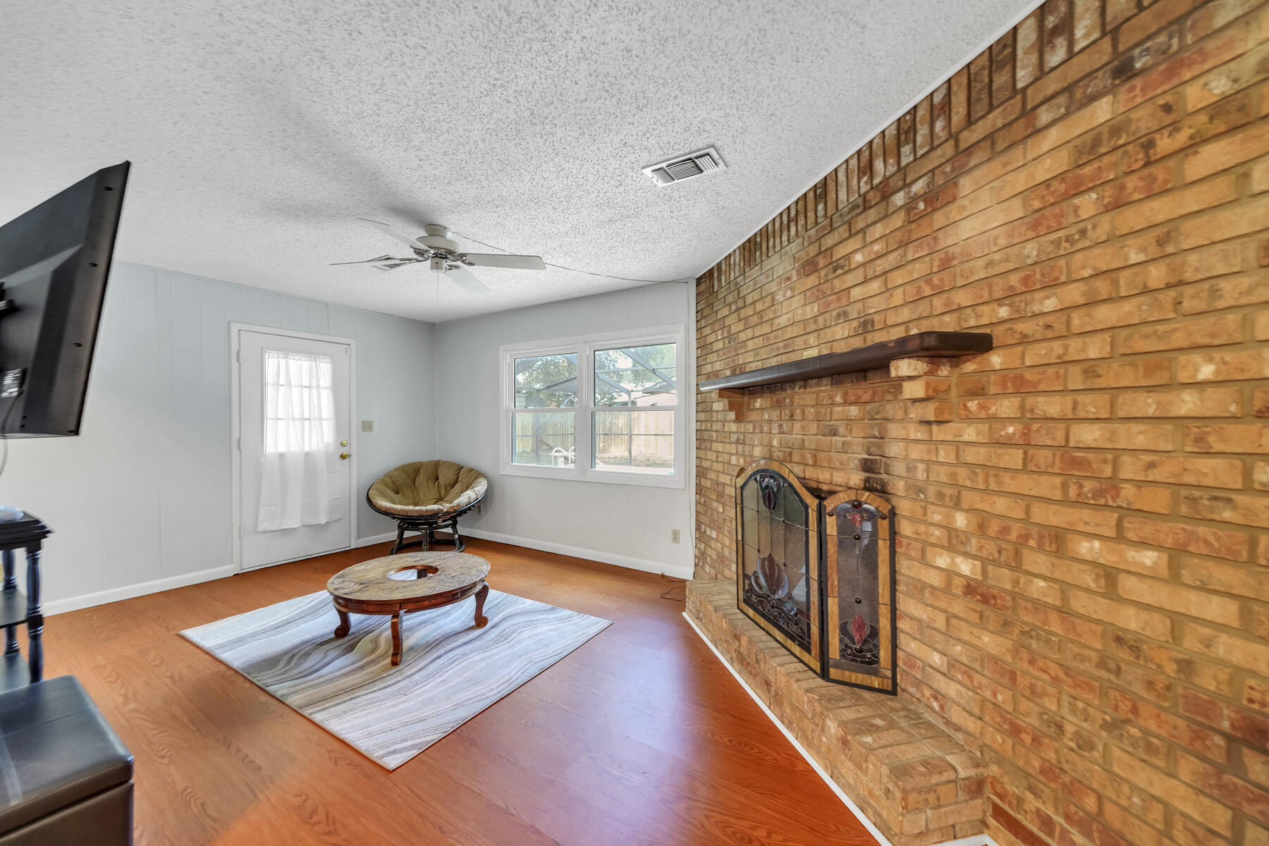 LEOTA MILLER S/D LOT 4 BLK D - Residential