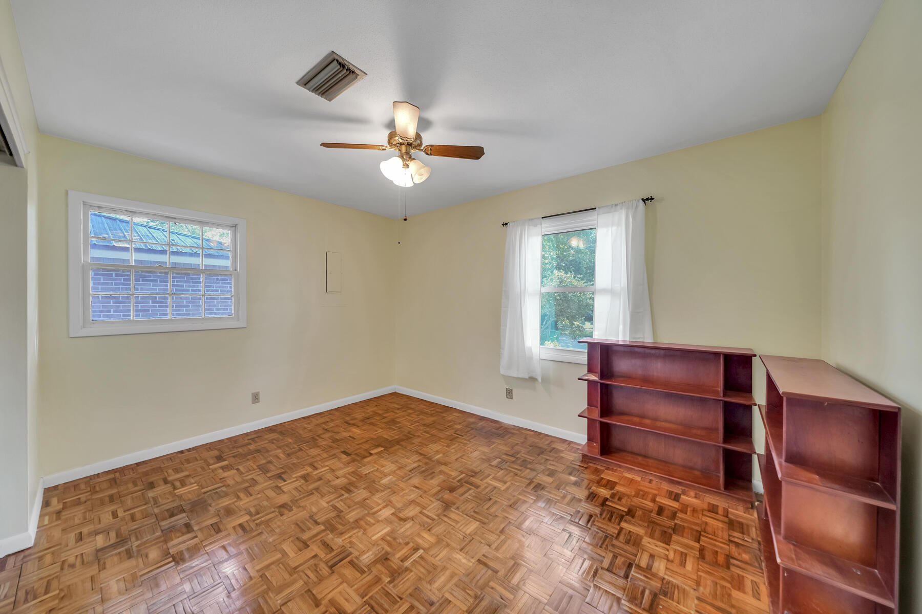 LEOTA MILLER S/D LOT 4 BLK D - Residential