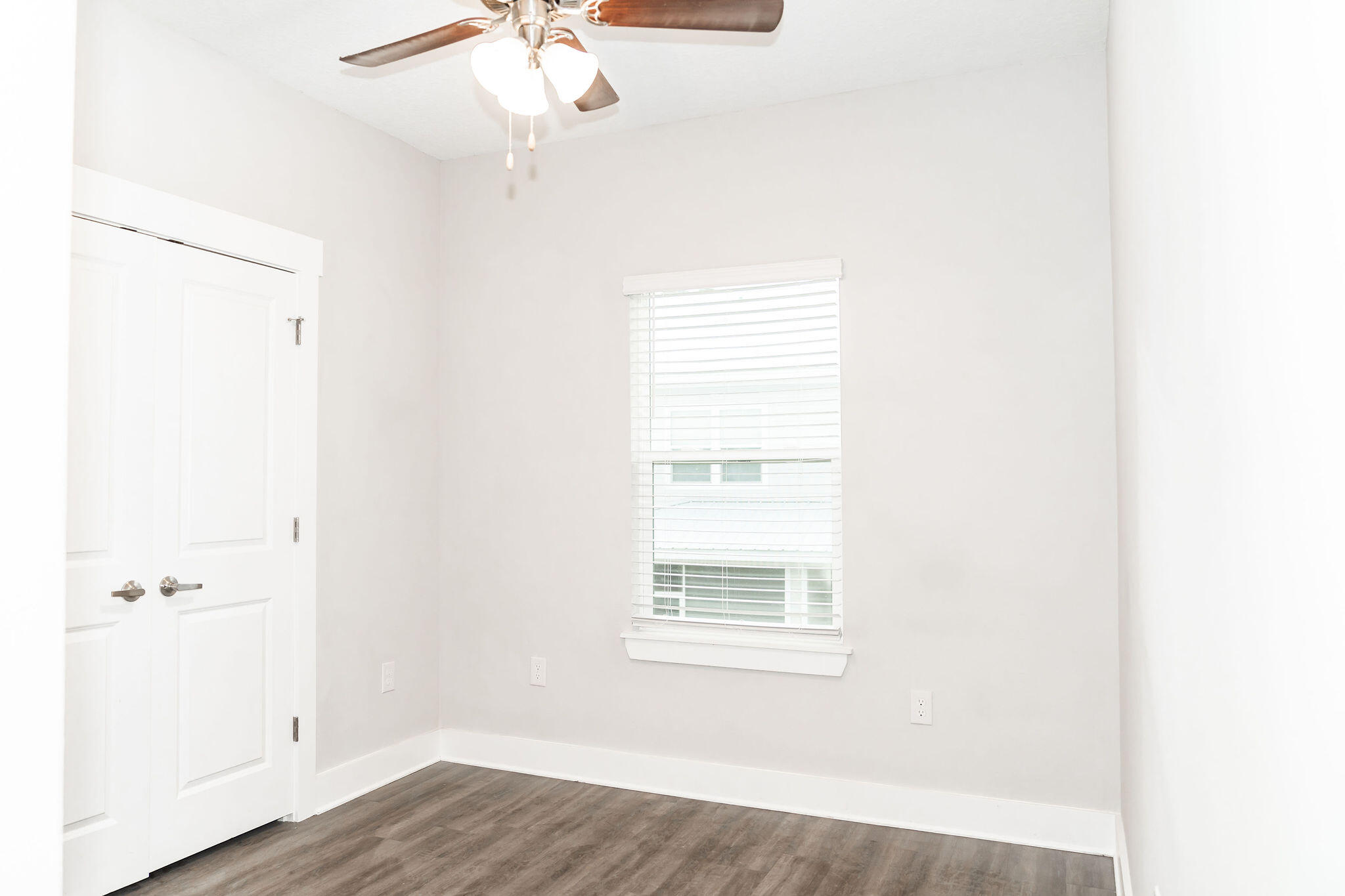 VERANDAS OF FREEPORT, THE - Residential Lease