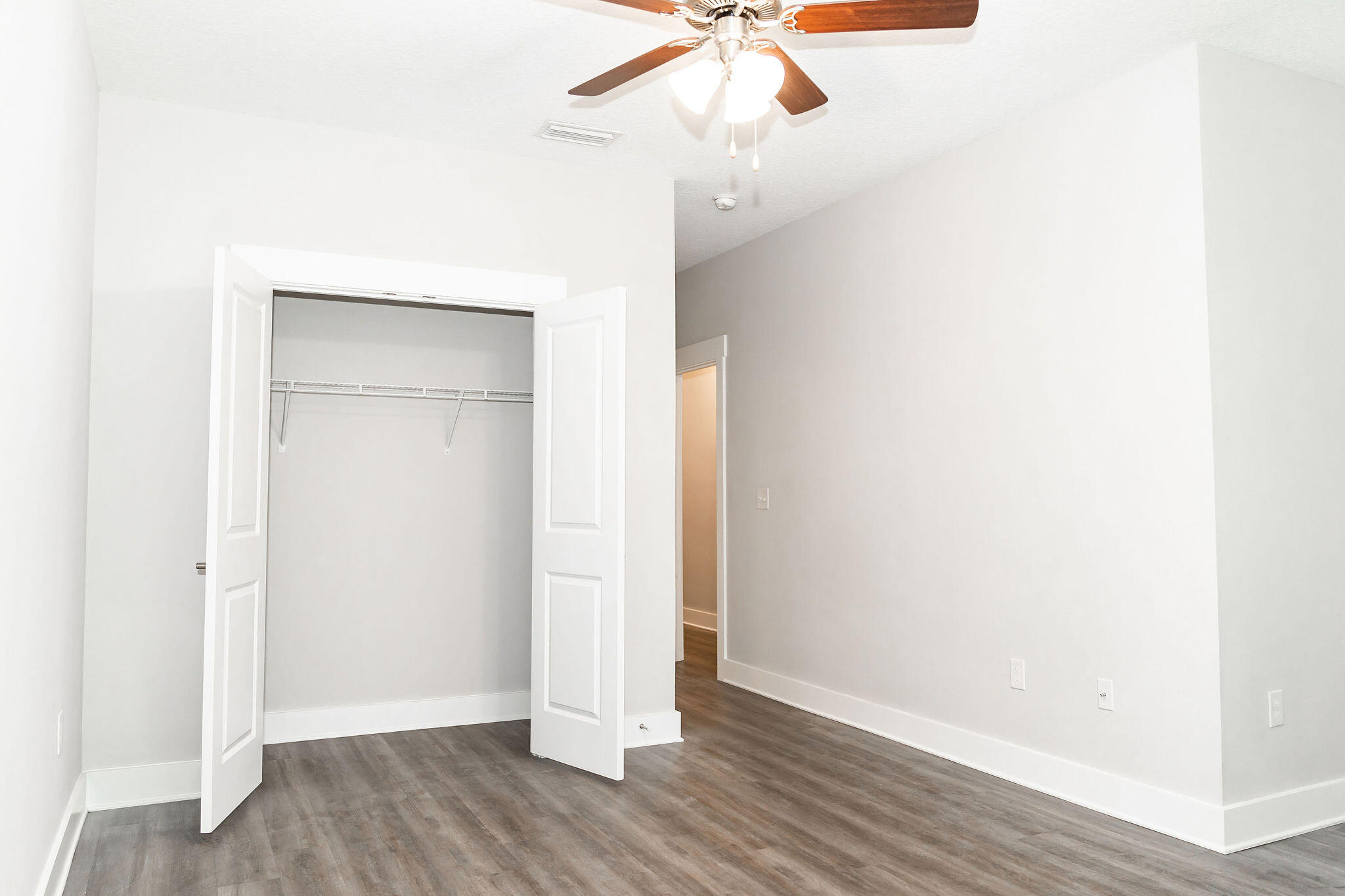 VERANDAS OF FREEPORT, THE - Residential Lease