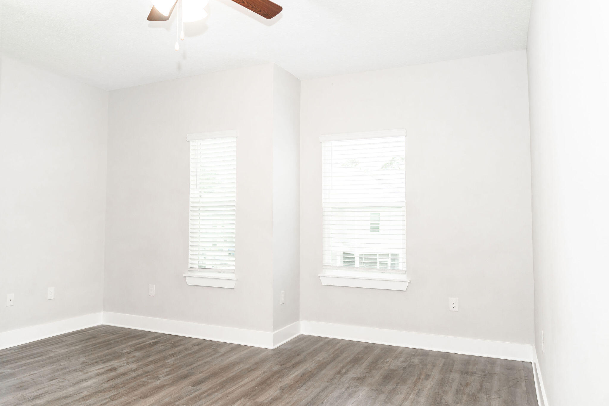 VERANDAS OF FREEPORT, THE - Residential Lease