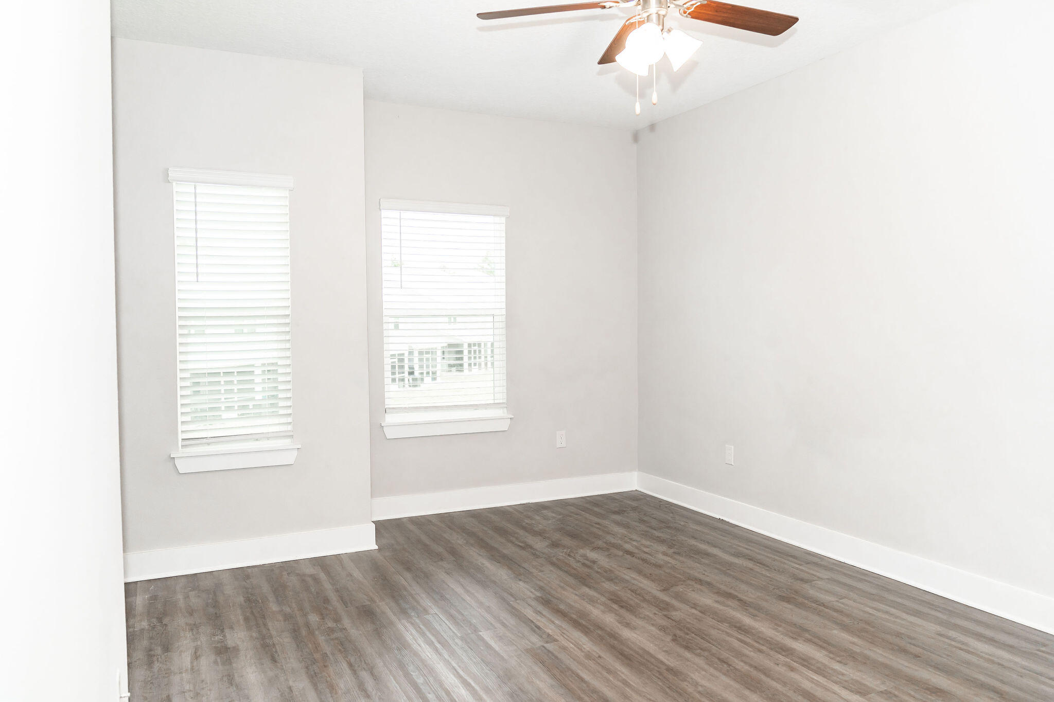 VERANDAS OF FREEPORT, THE - Residential Lease