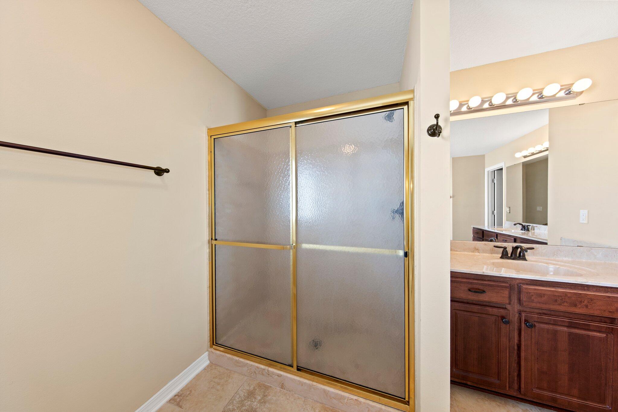 THE MEADOWS - Residential Lease