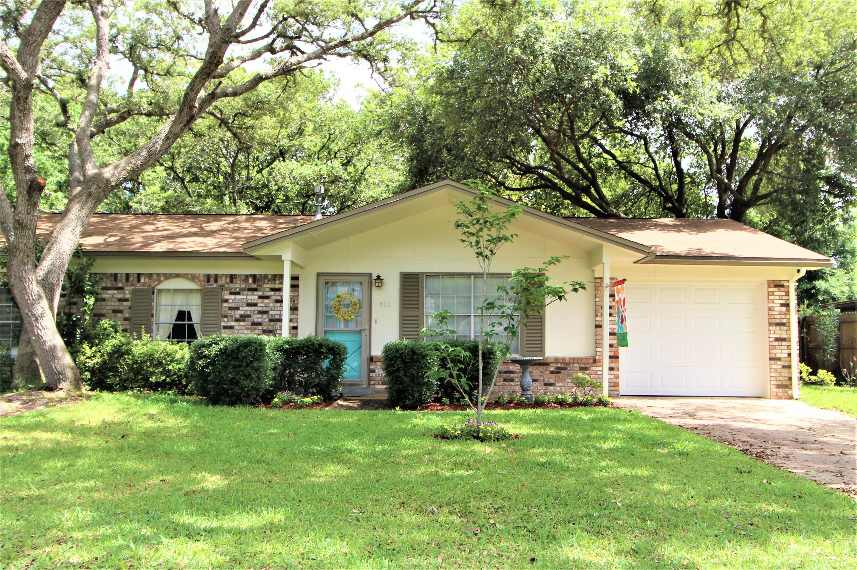 COLONIAL HEIGHTS - Residential