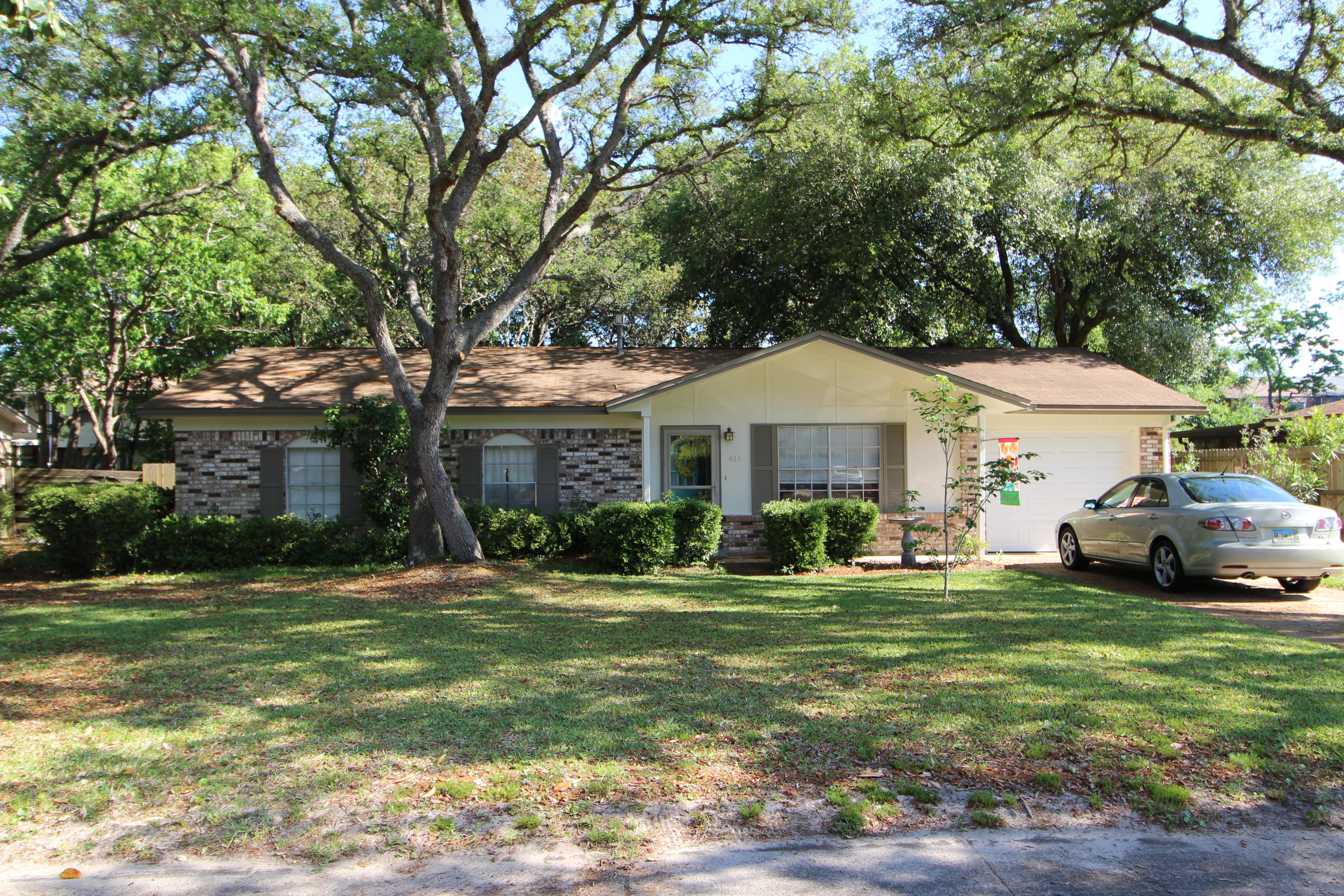 COLONIAL HEIGHTS - Residential