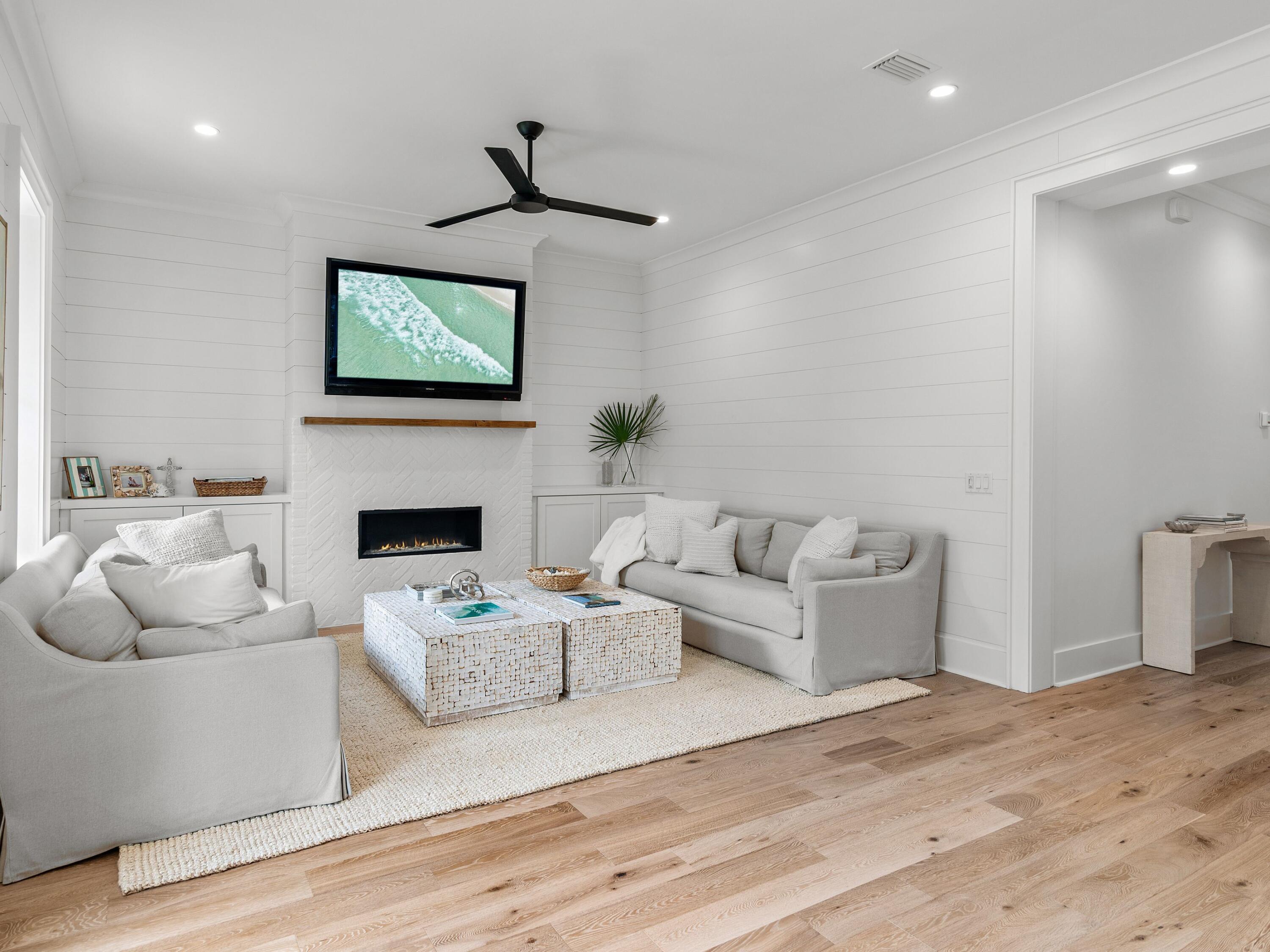 GRAYTON BAYOU - Residential