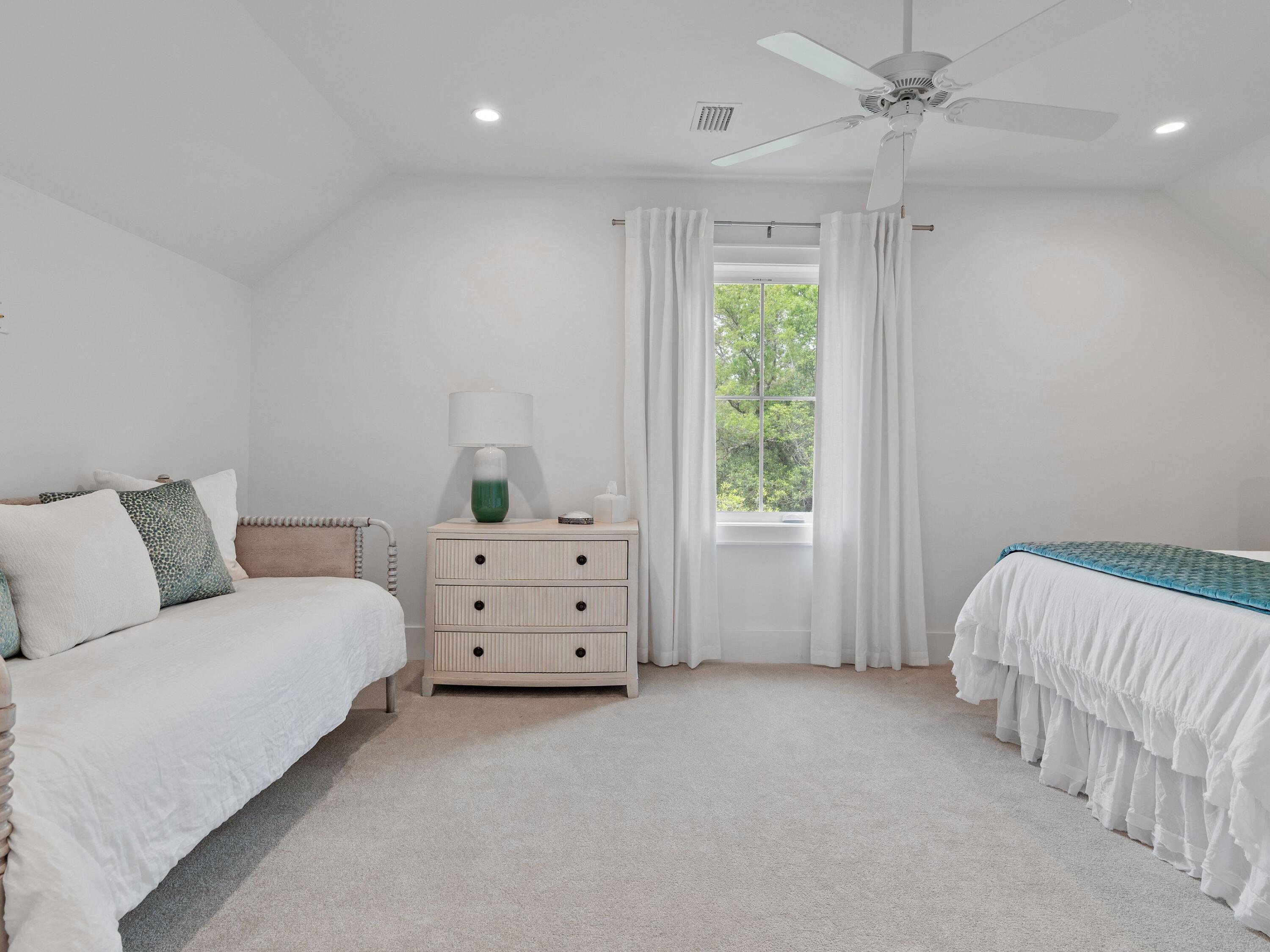 GRAYTON BAYOU - Residential
