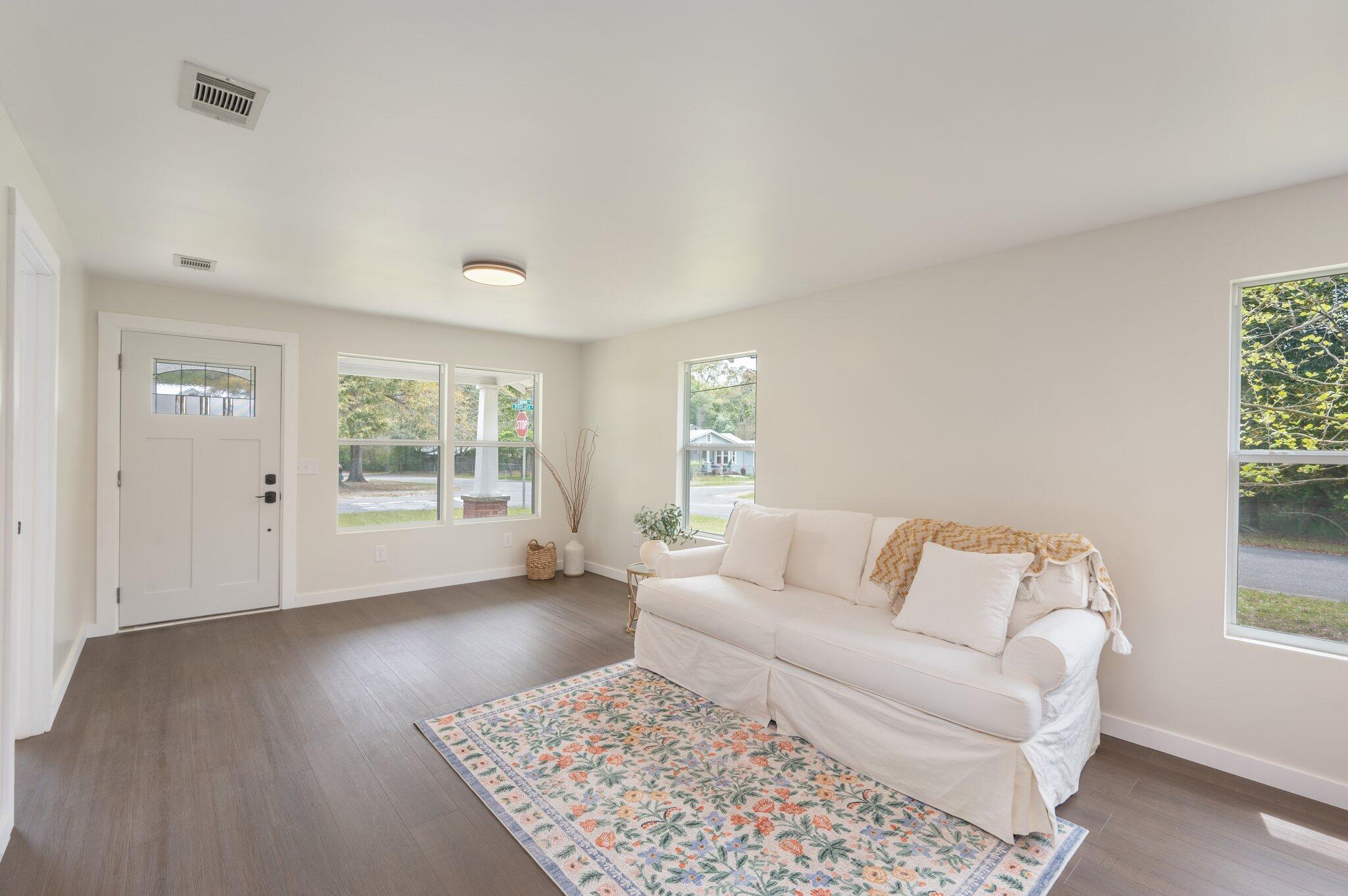 TOWN OF DEFUNIAK SPRINGS - Residential