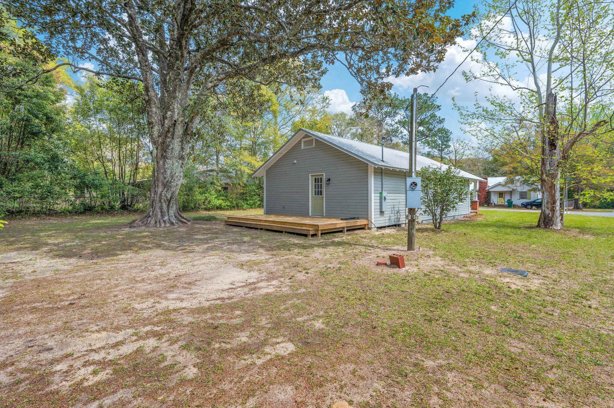 TOWN OF DEFUNIAK SPRINGS - Residential